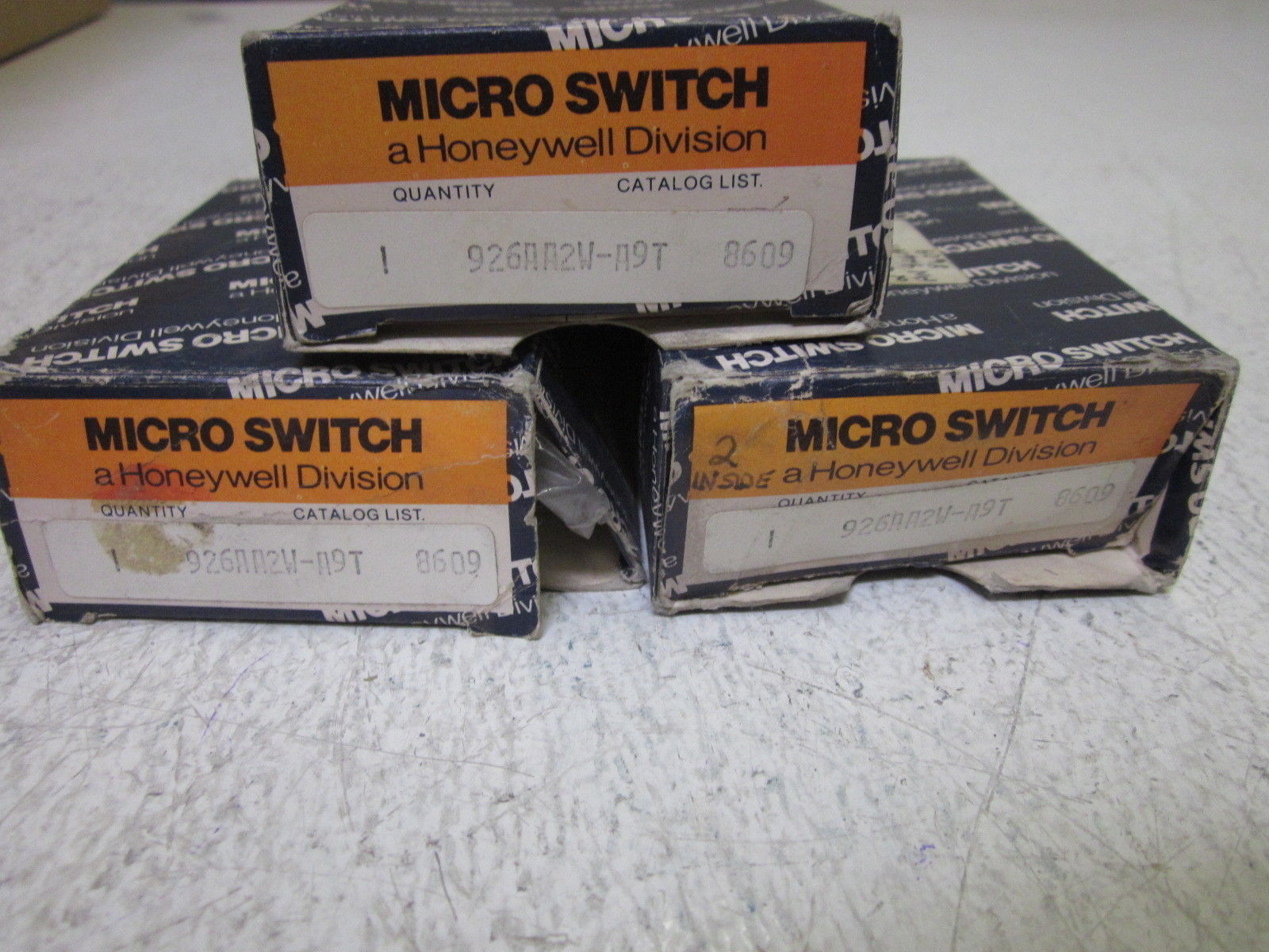 LOT OF 3 MICROSWITCH 926HA2W-H9T PROXIMITY SWITCH NSMP
