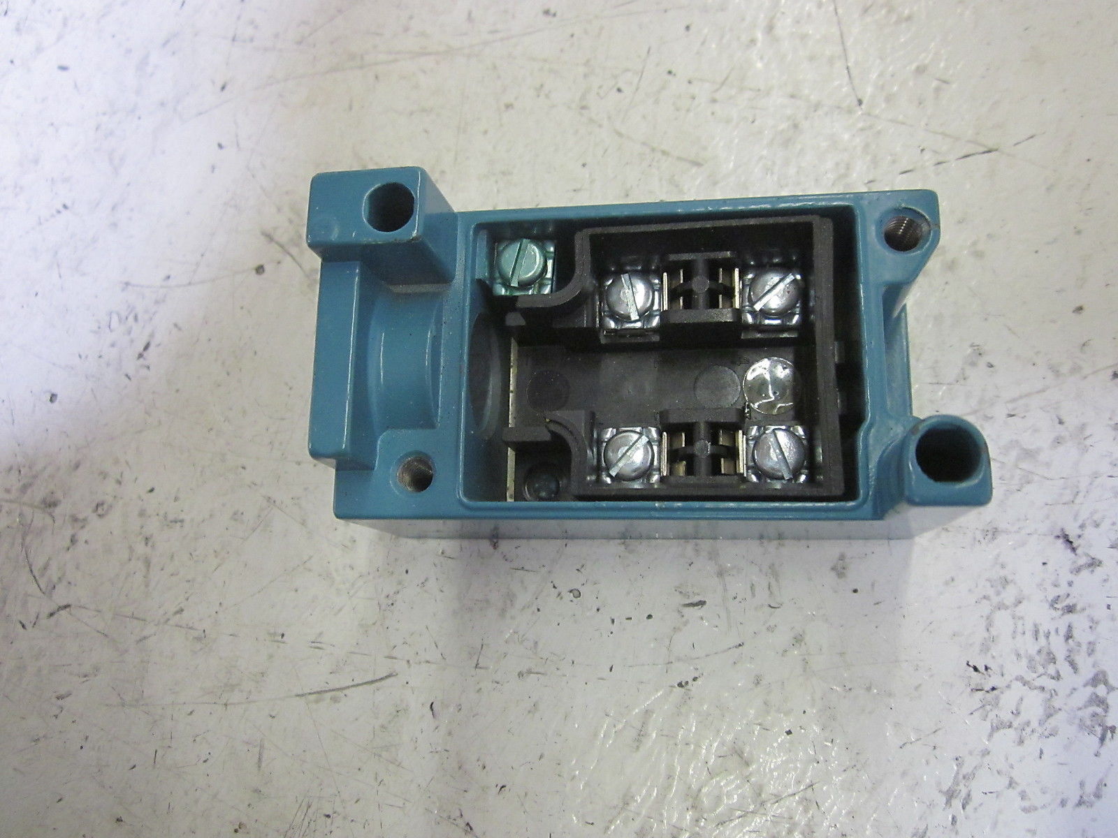 MICROSWITCH LSZ4001 BODY LIMIT SWITCH  UNMP