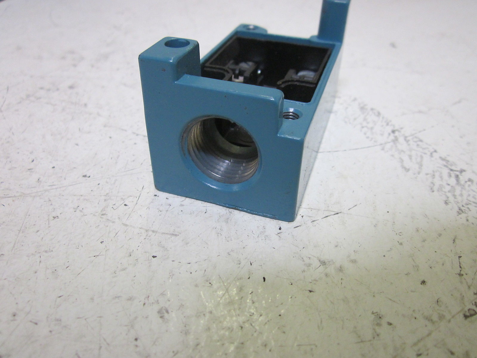 MICROSWITCH LSZ4001 BODY LIMIT SWITCH  UNMP