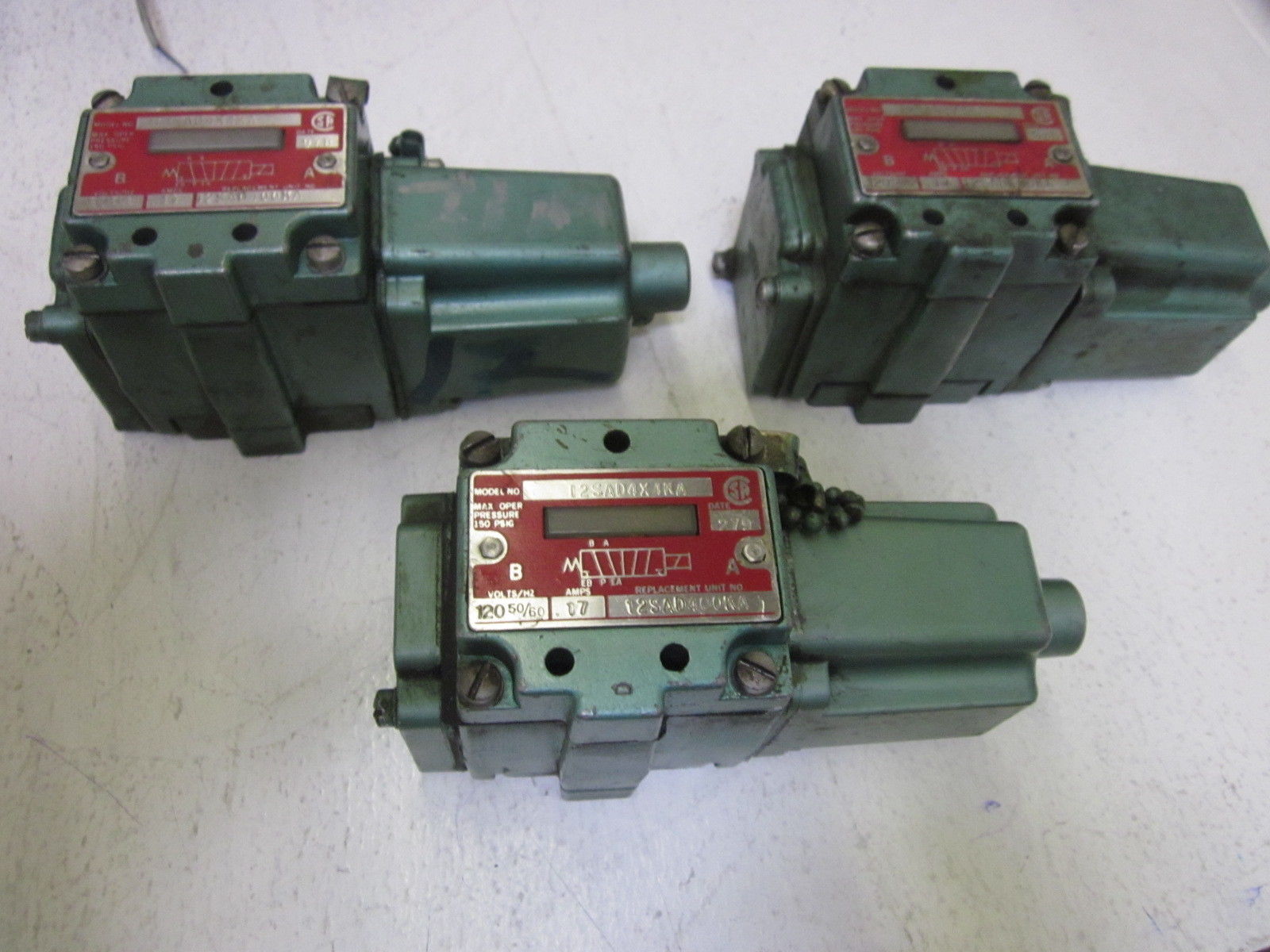 LOT OF 3 NUMATICS 12SAD4X4KA PNEUMATIC SOLENOID VALVE 120V UNMP