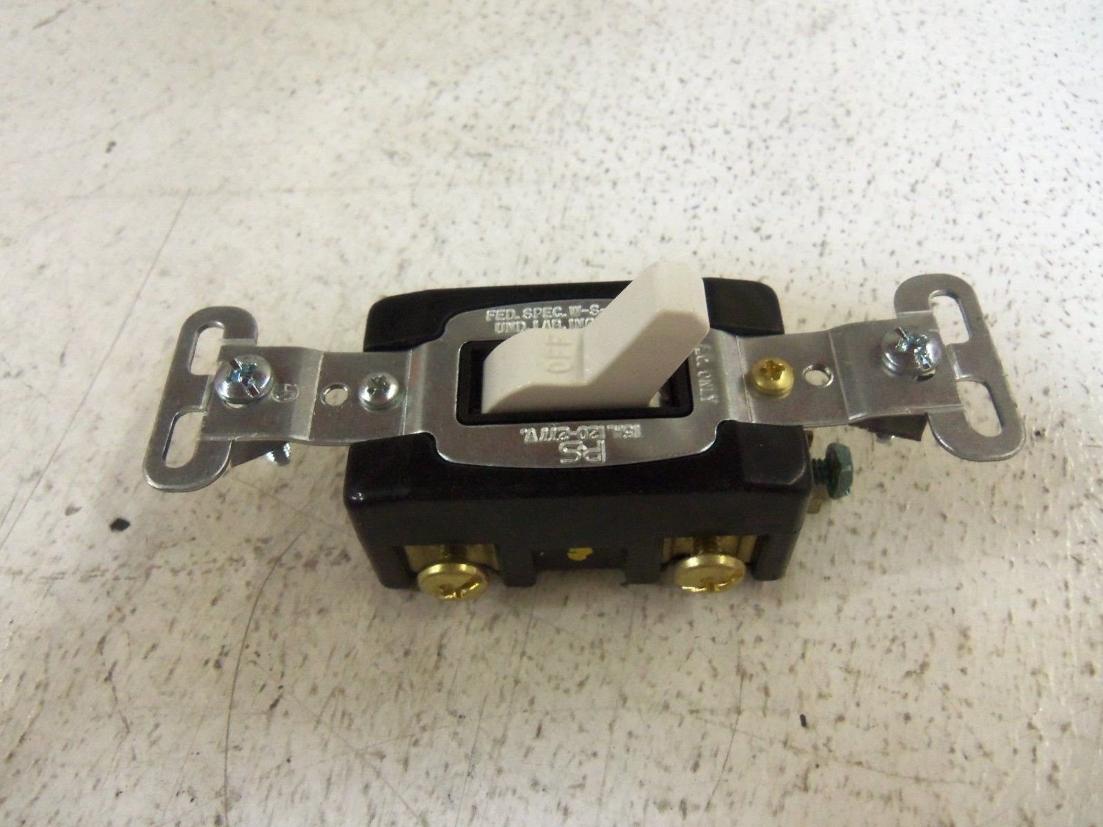 LOT OF 3  PASS & SEYMOUR CS215-W DOUBLE POLE SWITCH NSMP