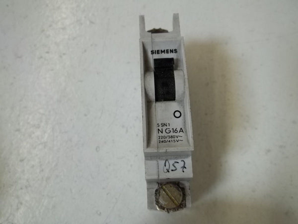 LOT OF 3 SIEMENS 5SN1 NG16A CIRCUIT BREAKER 220/380VUNMP