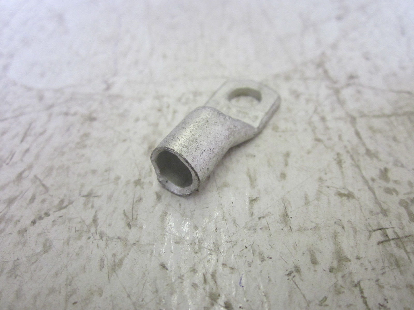LOT OF 40 BURNDY YAV4CLBOX RING LUG NSMP