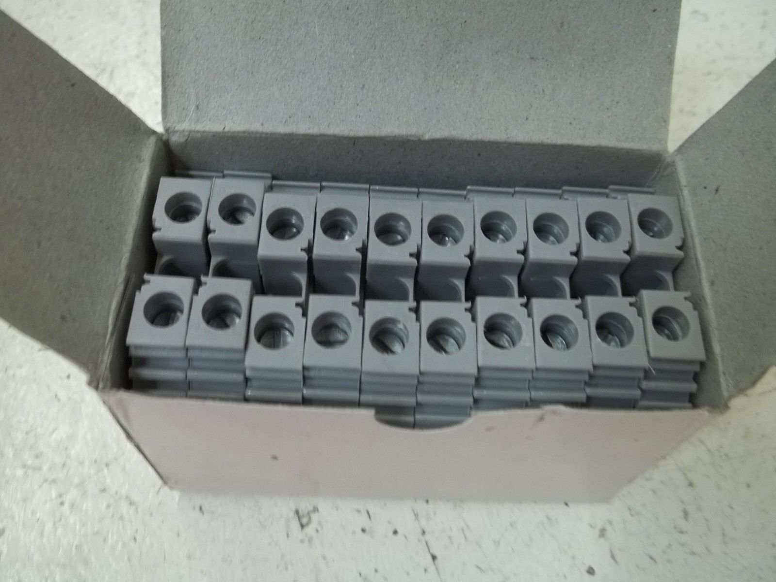 LOT OF 40 CE CONTROLS WTB2-W6 TERMINAL CONNECTORS NSMP