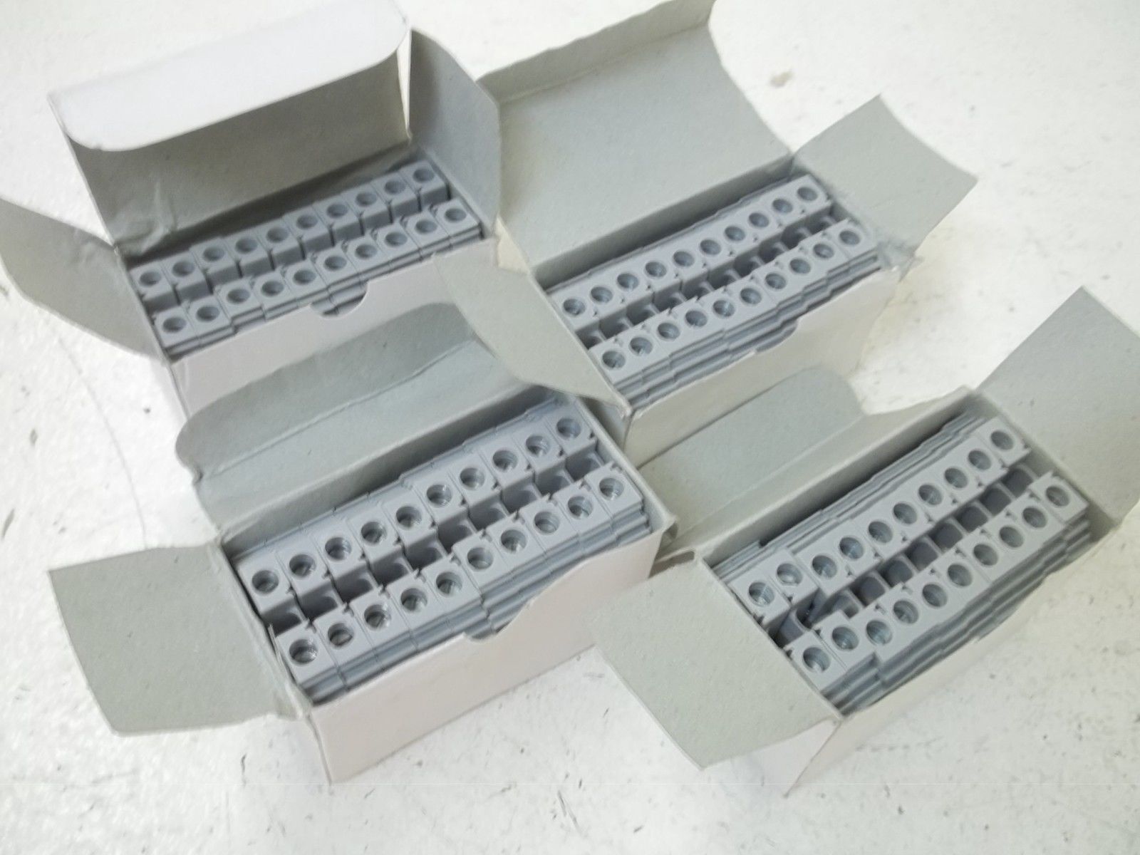 LOT OF 40 CE CONTROLS WTB2-W6 TERMINAL CONNECTORS NSMP