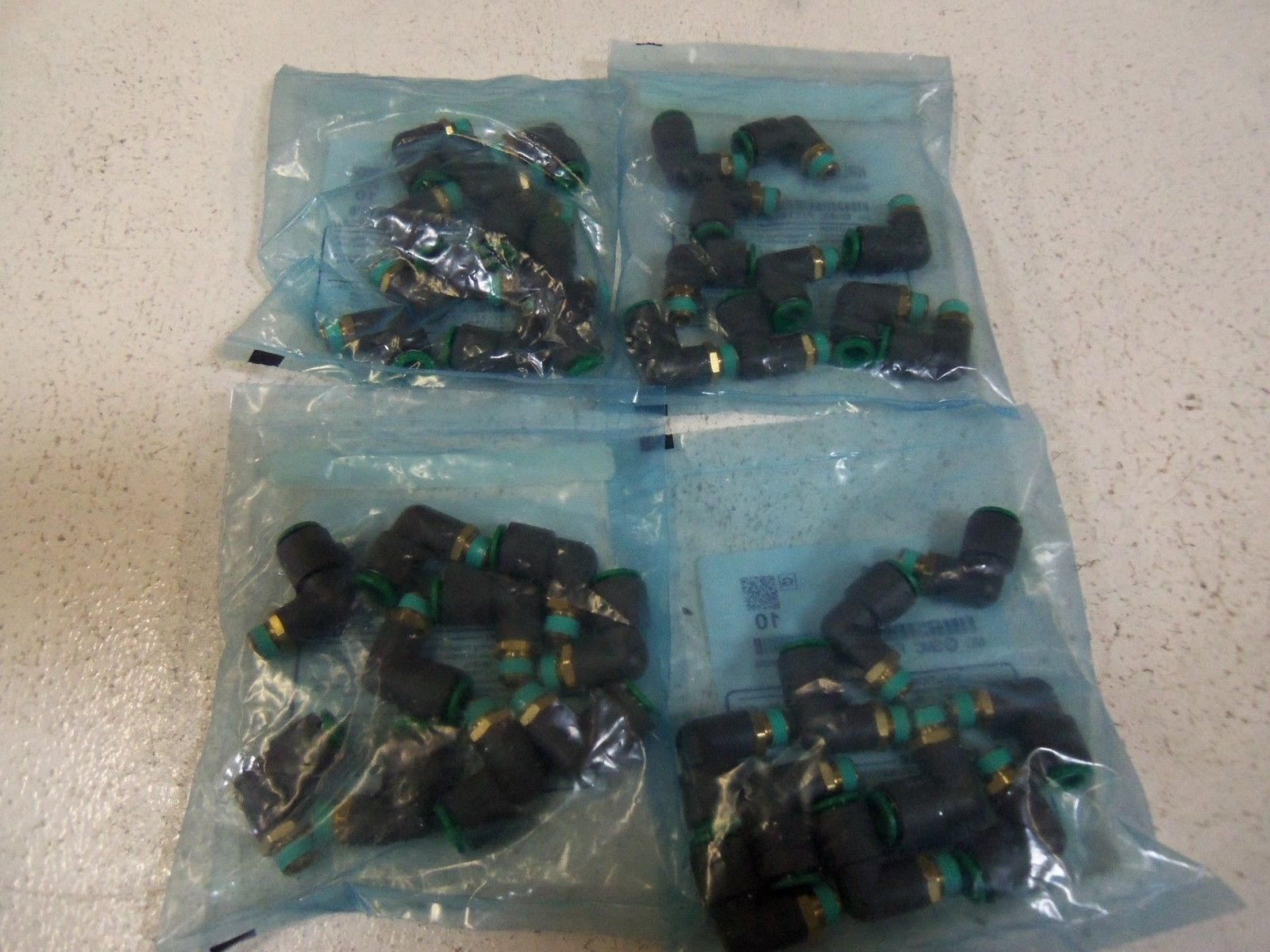 LOT OF 40 SMC FITTINGS KRL08-01S NSMP