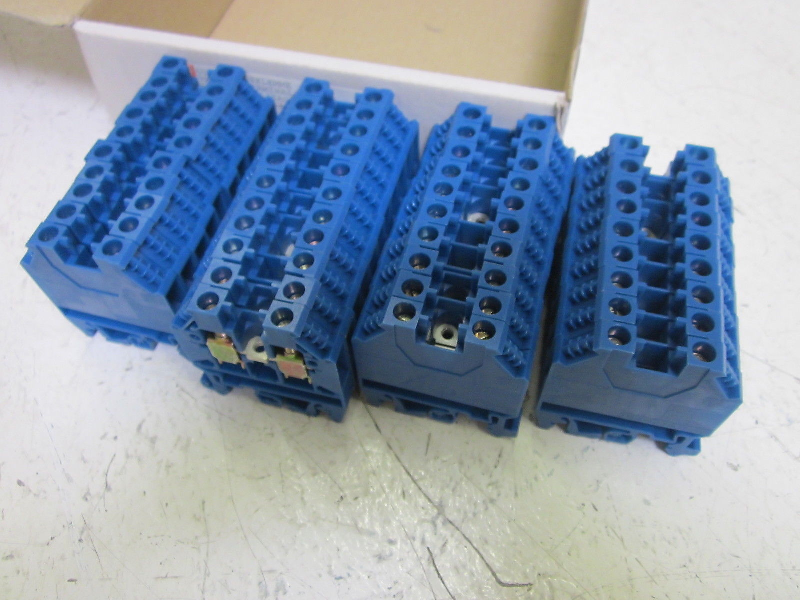 LOT OF 40 SPRECHNER + SCHUH VU 4-6 B TERMINAL BLOCKS NSMP