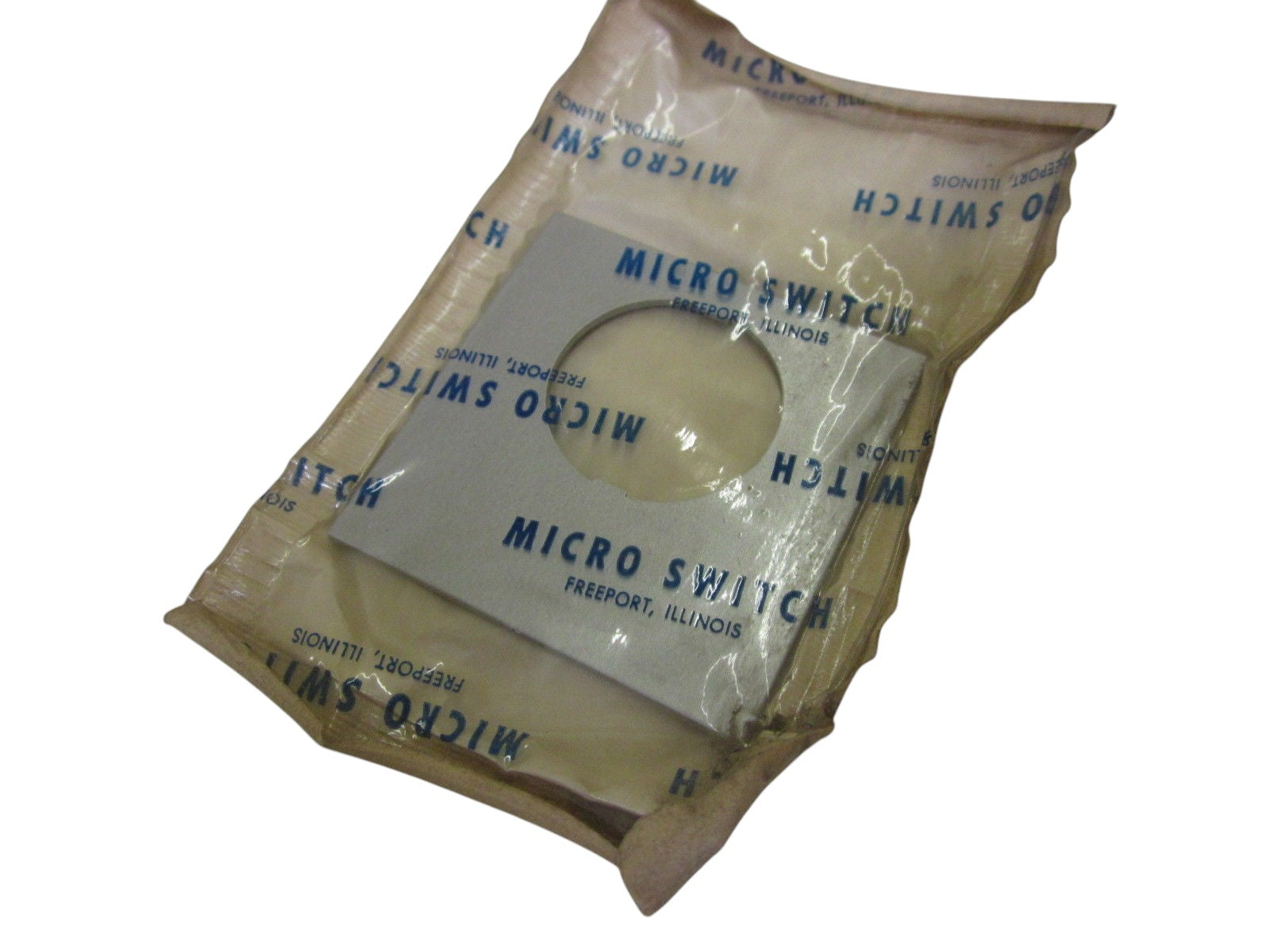 LOT OF 43 MICROSWITCH PTNF00 NSMP