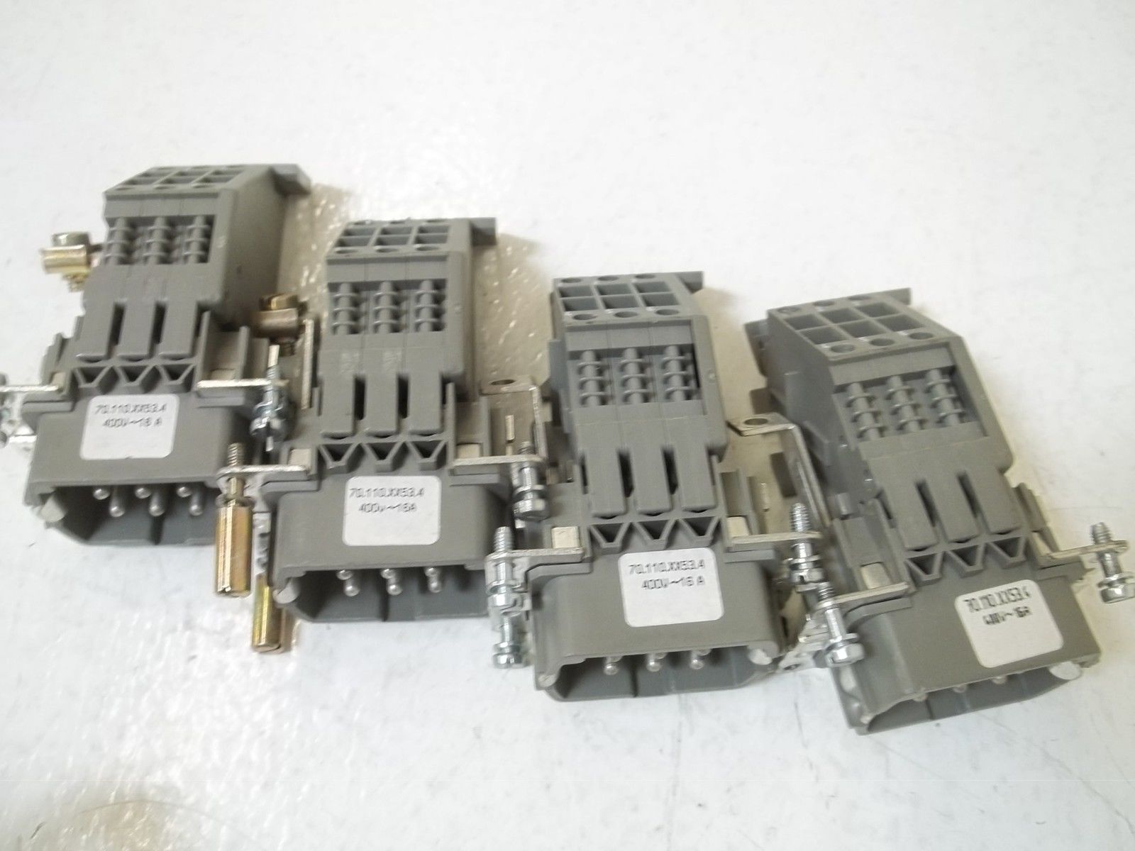 LOT OF  4  70.110.XX53.4 400V 46A UNMP