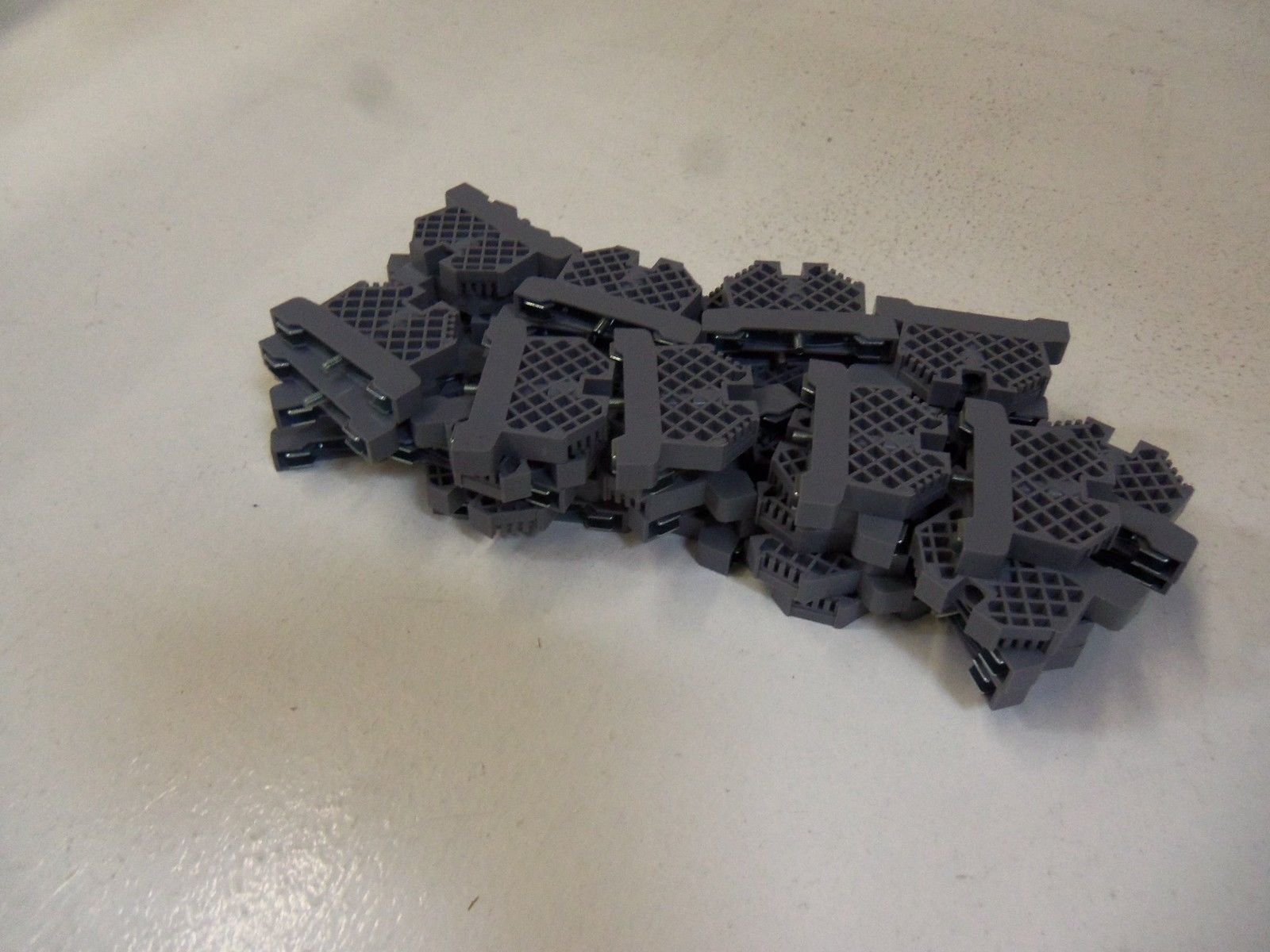 LOT OF 49 DINNECTORS DN-EB35 NSMP