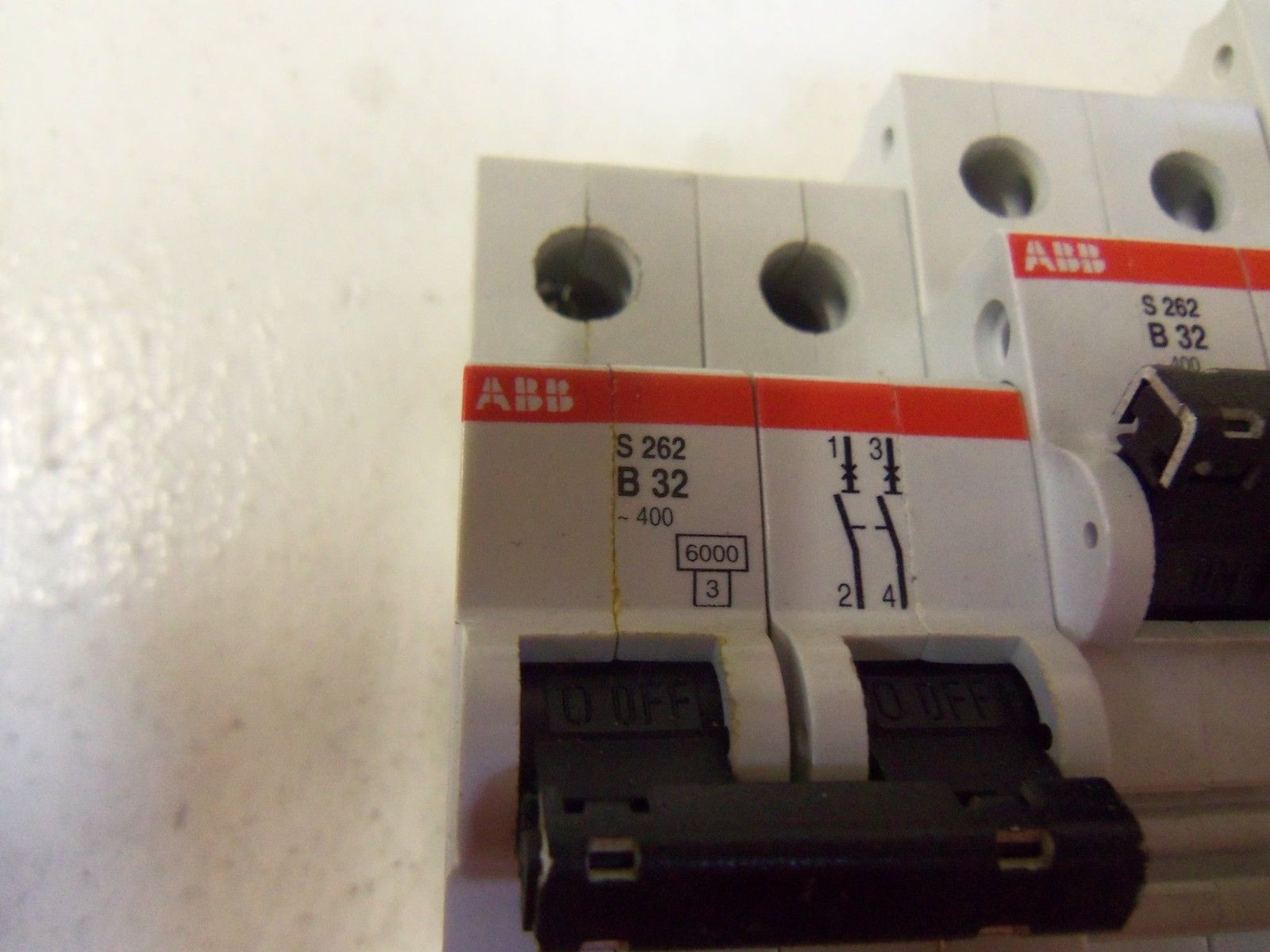 LOT OF 4 ABB S262-B32 UNMP