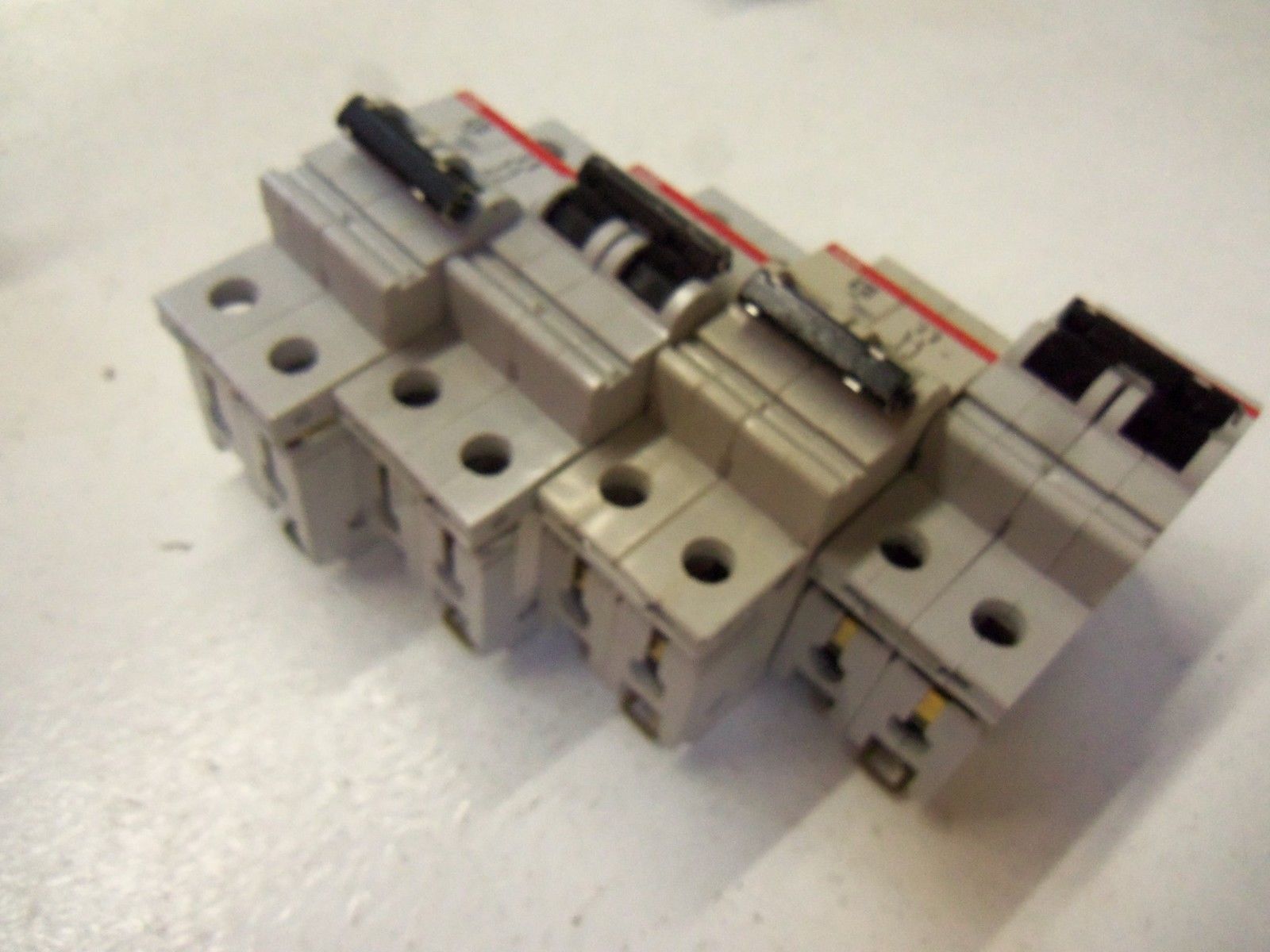 LOT OF 4 ABB S262-B32 UNMP