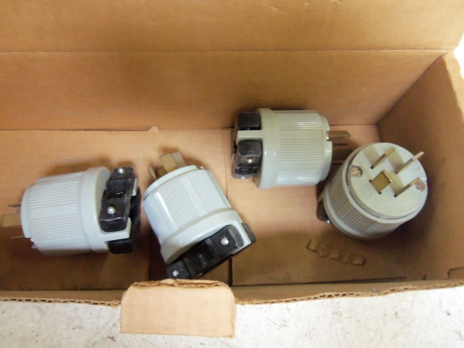LOT OF 4 CROUSE-HINDS 7251N PLUG NSMP