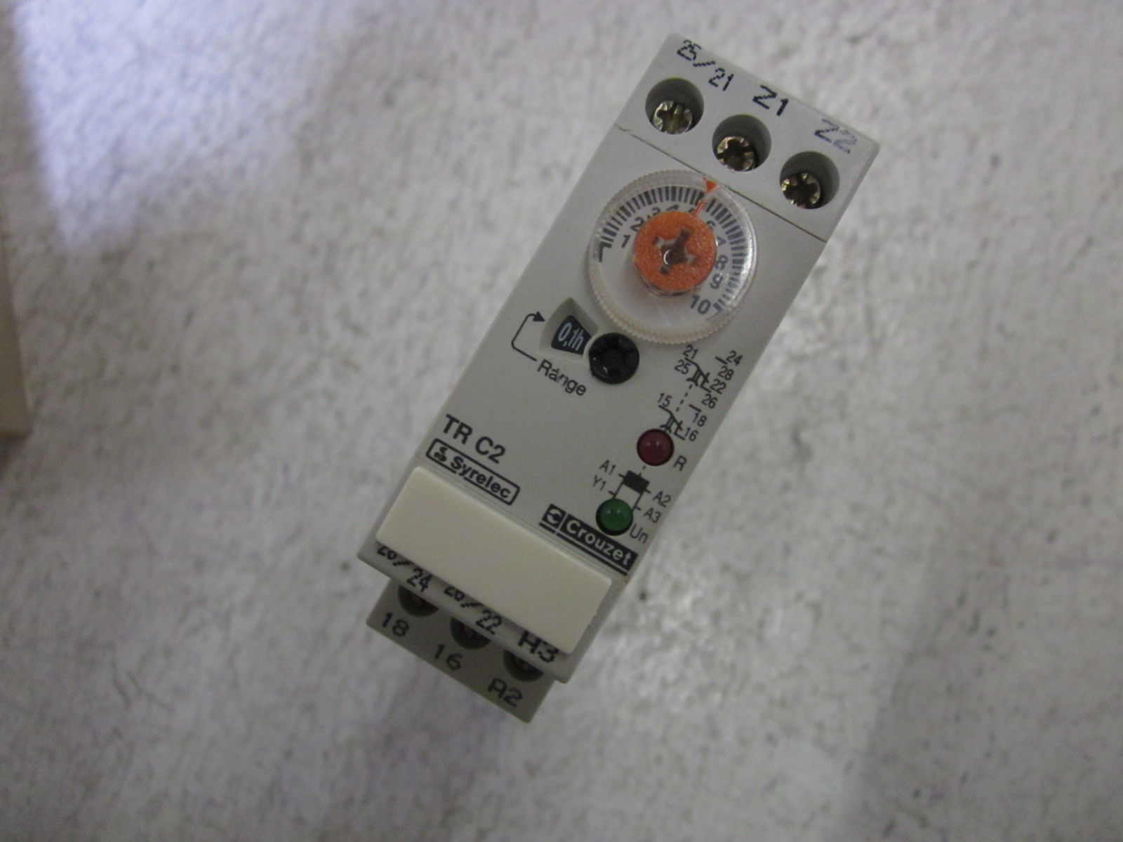 LOT OF 4 CROUZET TR C2 24V TIME DELAY 1 SEC-10HRS. 110-230V NSMP