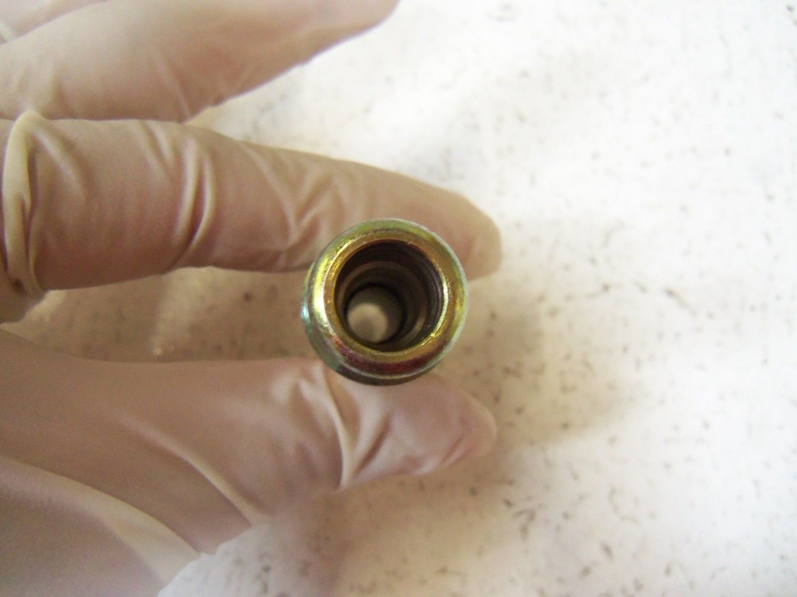 LOT OF 4 HOSE FITTING 1/2" X 3/8 PLUG CP90-44 NSNP