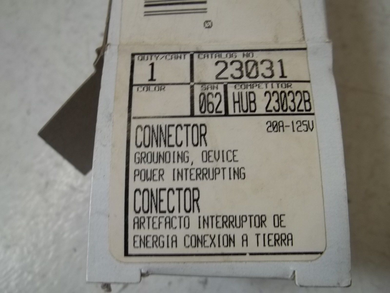 LOT OF 4 LEVITON 23031 CONNECTOR NSMP