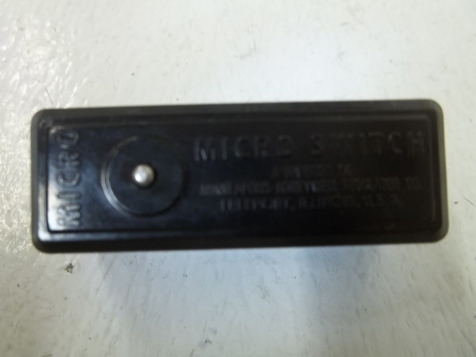 LOT OF 4 MICROSWITCH BZ-R88-A2 LIMIT SWITCH UNMP