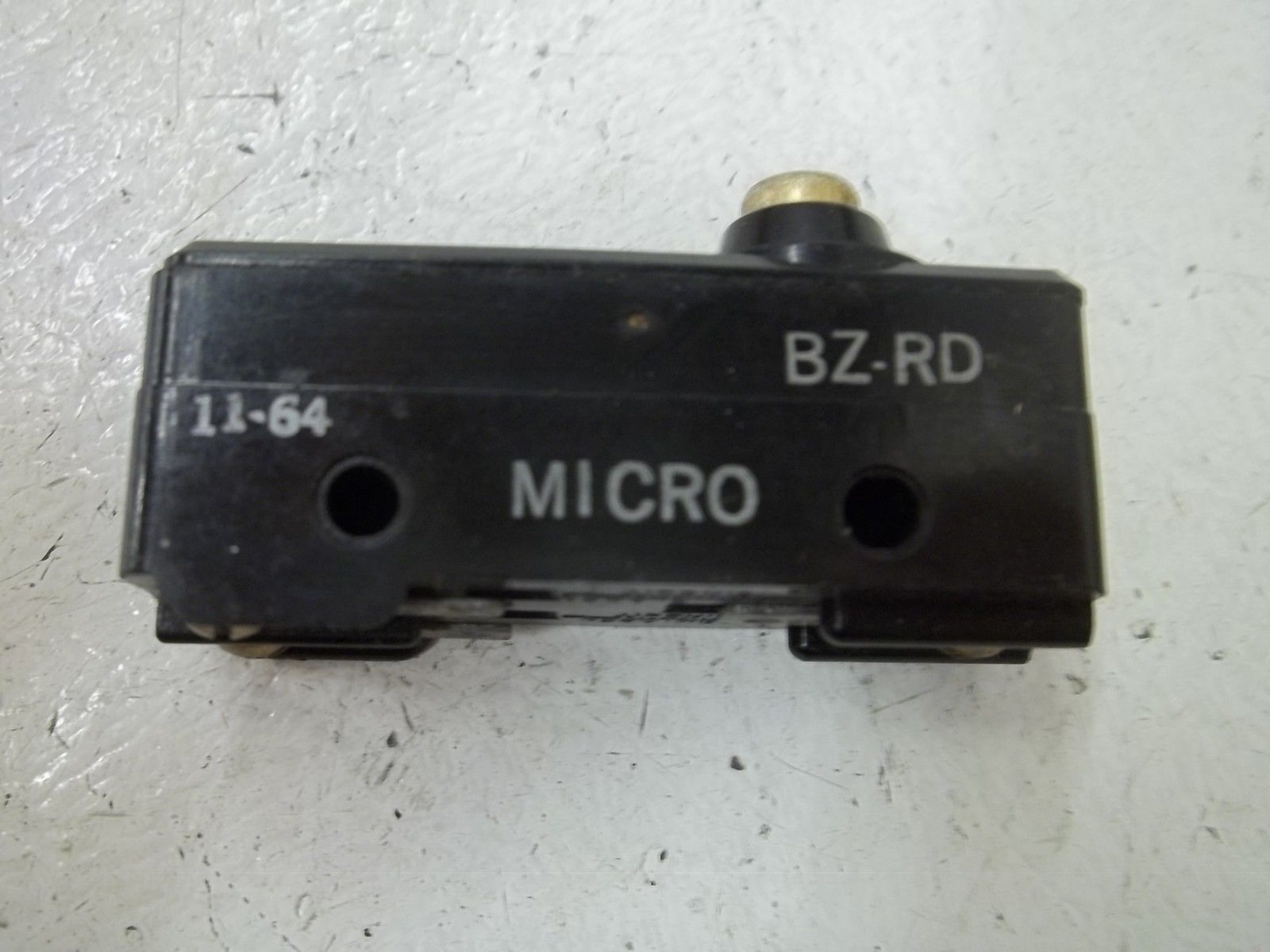 LOT OF 4 MICROSWITCH BZ-RD BASIC SWITCH UNMP