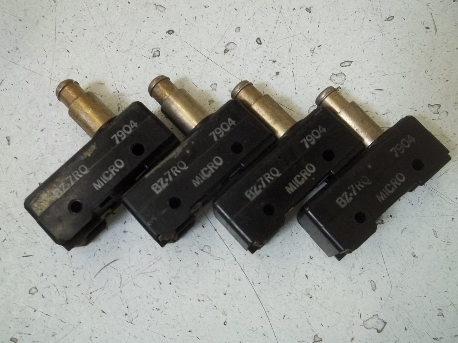 LOT OF 4 MICROSWITCH BZ-7RQ LIMIT SWITCH UNMP