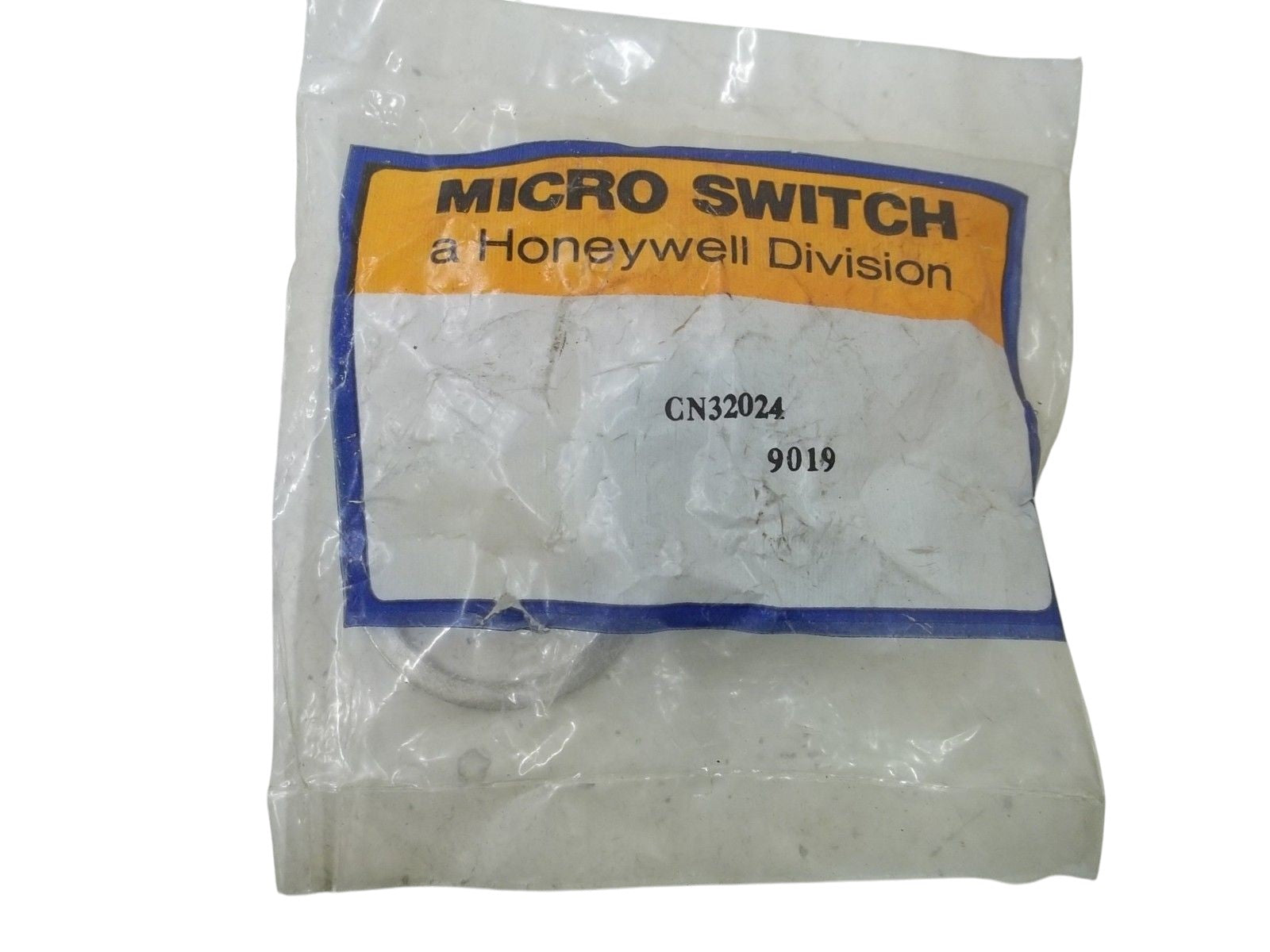 LOT OF 4 MICROSWITCH CN32024 GUARD FOR SELECTOR SWITCH NSMP