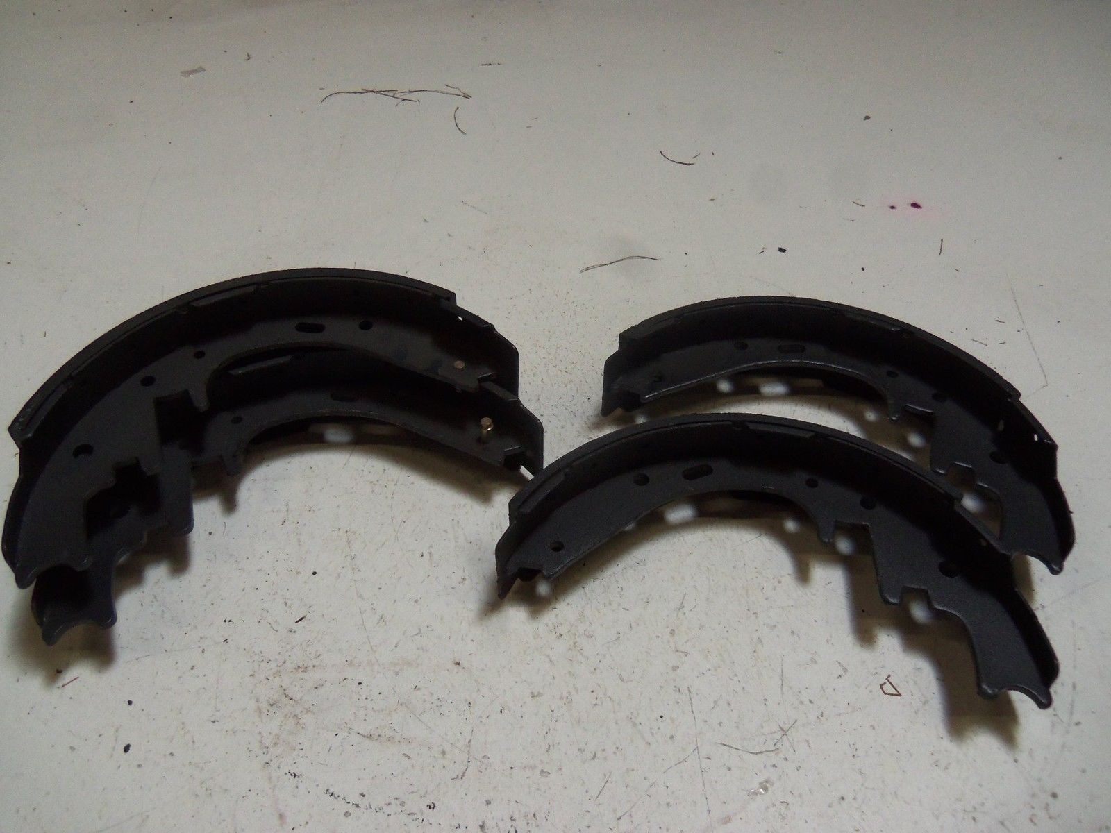 LOT OF 4 MOTORCRAFT BR105 DRUM BRAKE SHOE NSMP