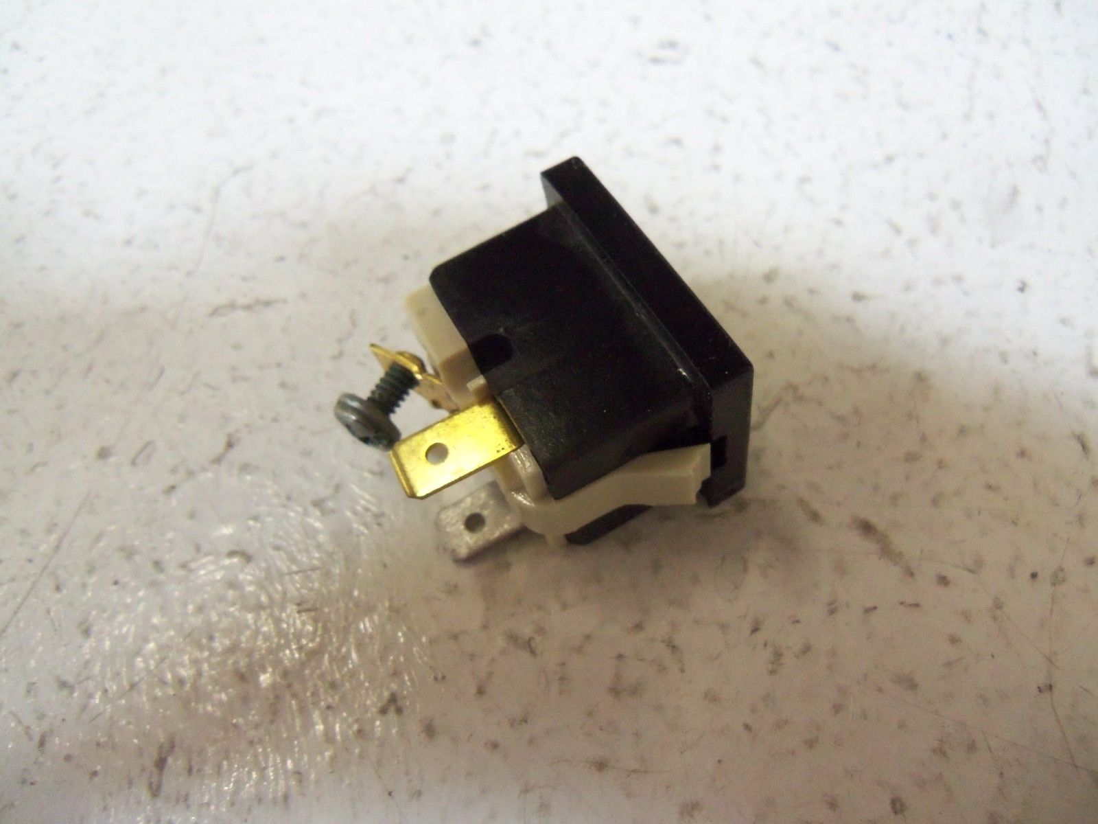 LOT OF 4 RELIANCE ELECTRIC 403838-8A NSMP