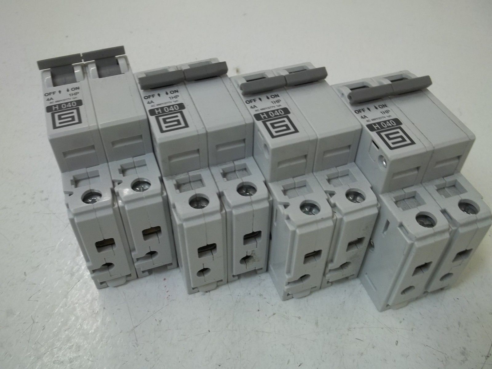 LOT OF 4 SCHURTER AS168X-CB2H040 FUSE HOLDER NSNP