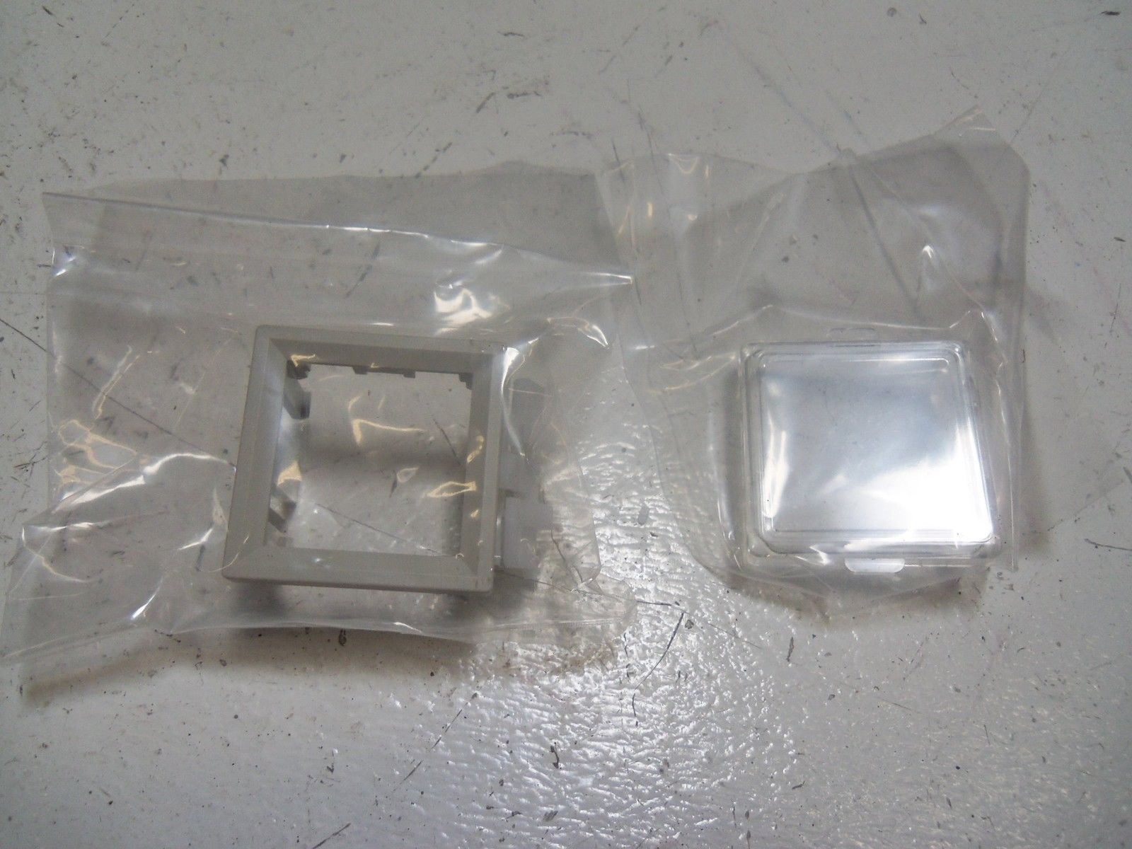 LOT OF 4 SMC ZS-24-C BRACKET KIT NSNP