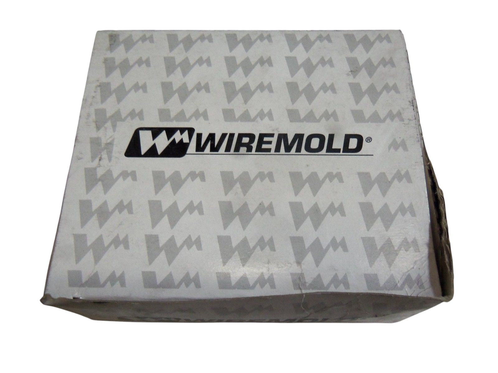 LOT OF 4 WIREMOLD 4001A NSMP
