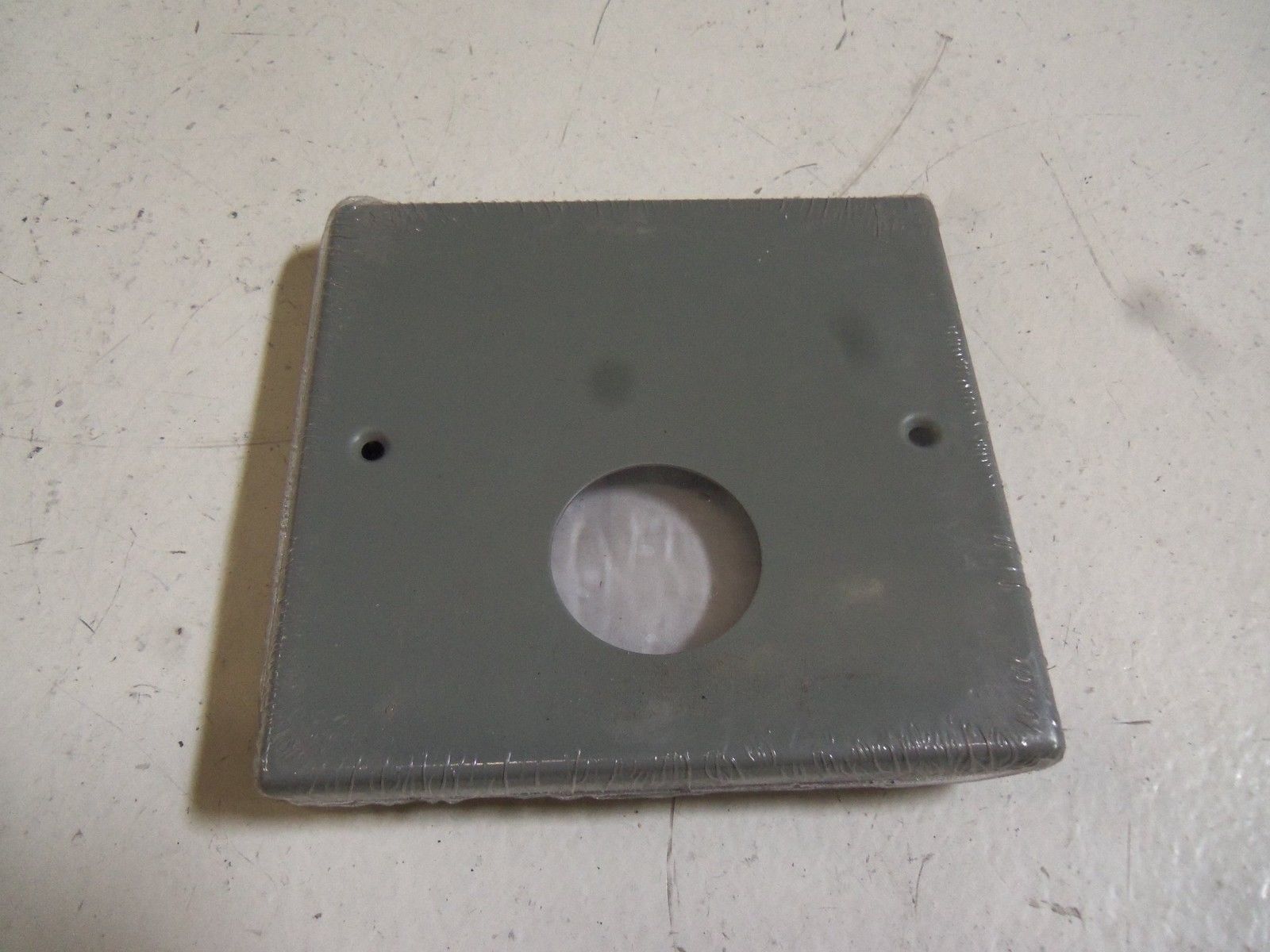 LOT OF 4 WIREMOLD 4001A NSMP