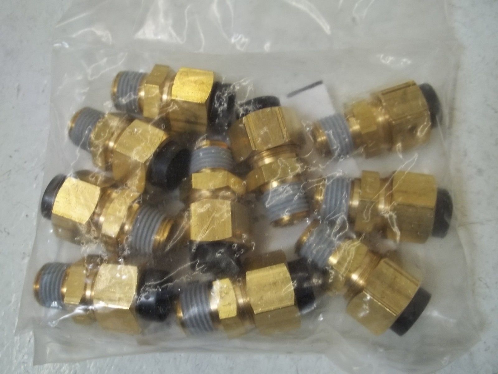LOT OF 50 NITTA MOORE C1N1/2-PT1/4 TUBE FITTINGS NSMP