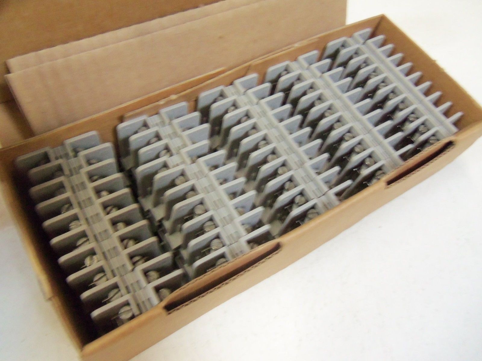 LOT OF 50 PHOENIX CONTACT USK10 NSMP