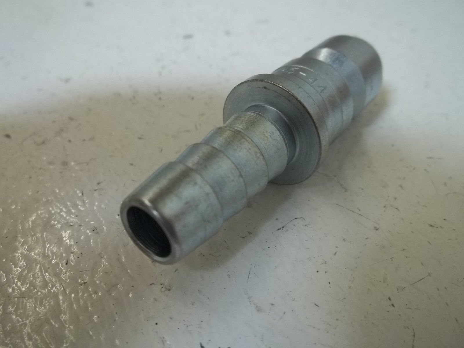 LOT OF 5 AMFLO CP5-44 PLUG 3/8" HOSE BARB NSNP