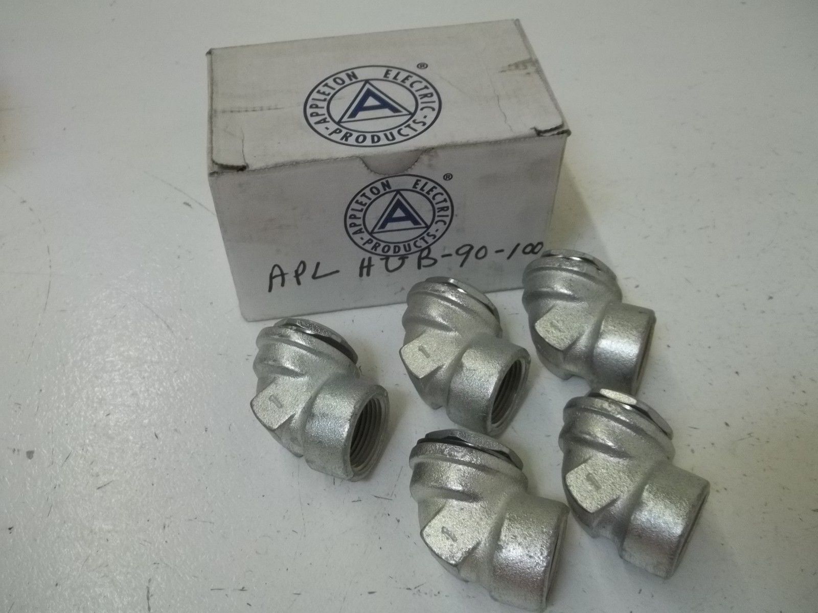 LOT OF 5 APPLETON HUB-90100 1" MALL IRON CONDUIT HUBS NSMP