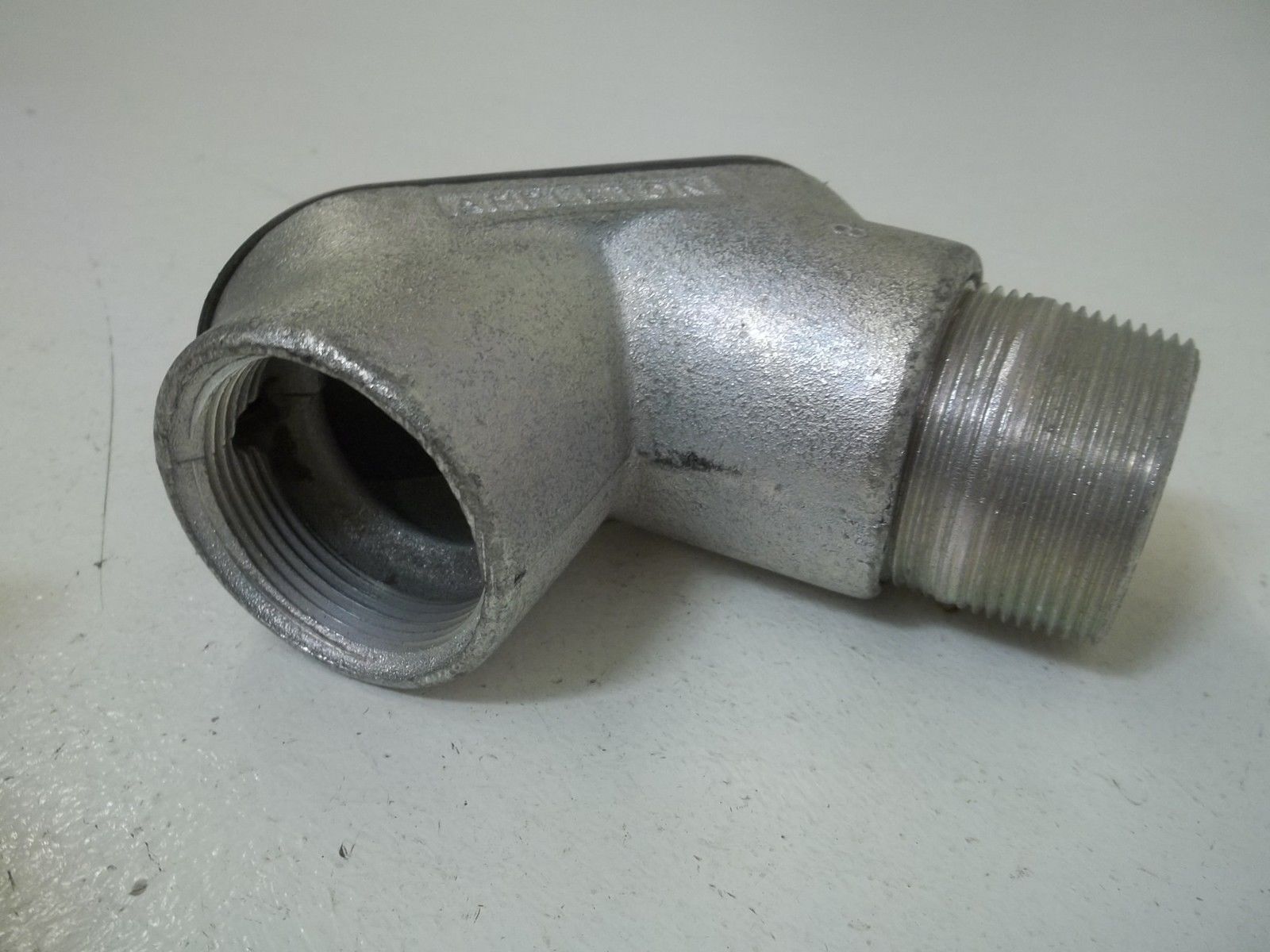 LOT OF 5 APPLETON MFL-150 1-1/2" 90 DEGREE CONNECTOR NSMP