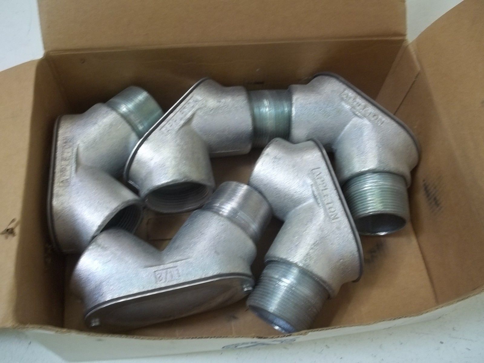 LOT OF 5 APPLETON MFL-150 1-1/2" 90 DEGREE CONNECTOR NSMP