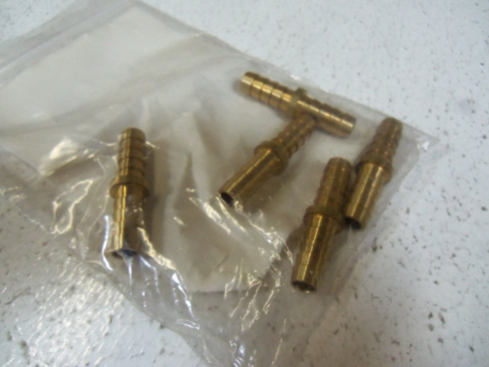 LOT OF 5 BRASS BARBED 3/8" FITTING DIXBM-3 NSNP
