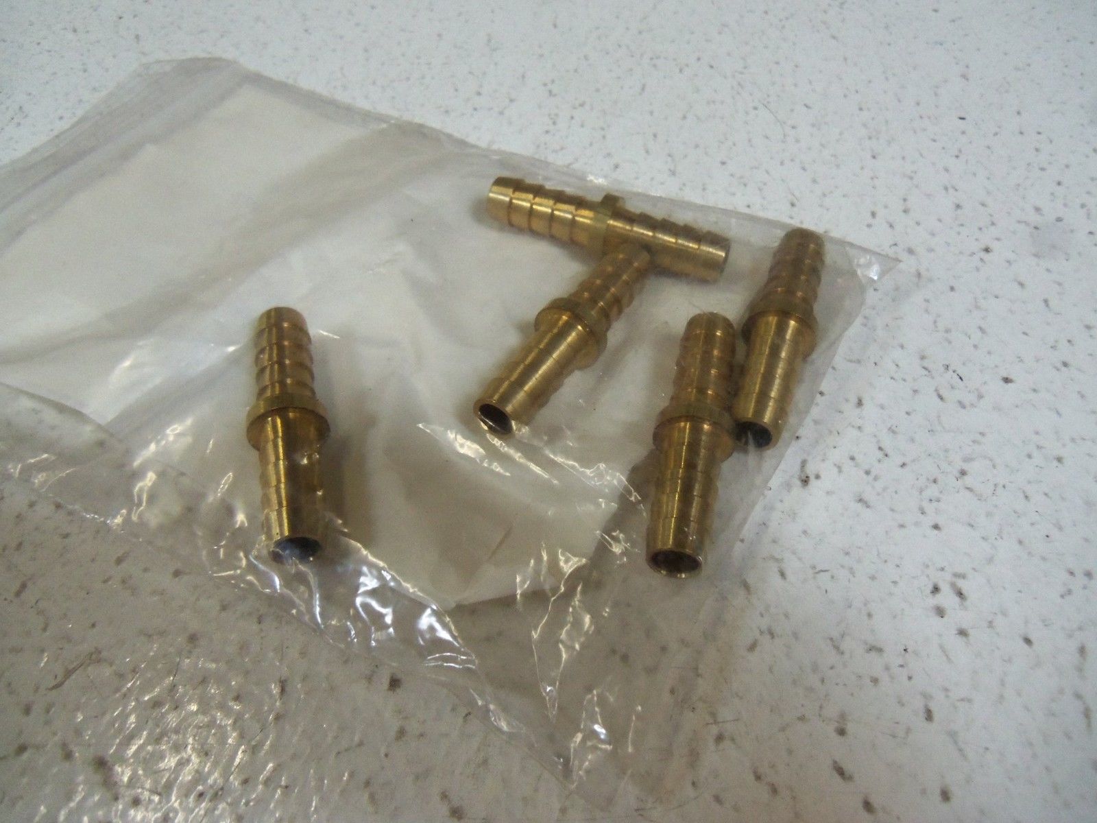 LOT OF 5 BRASS BARBED 3/8" FITTING DIXBM-3 NSNP