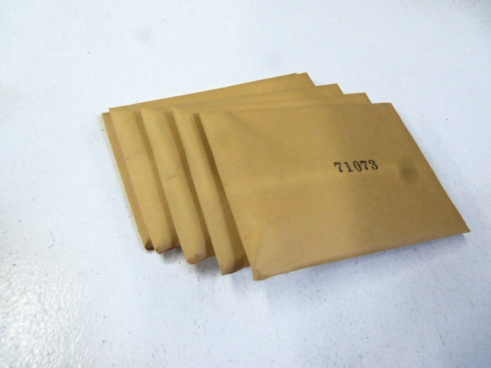 LOT OF 5 BRYANT 71073 NSMP