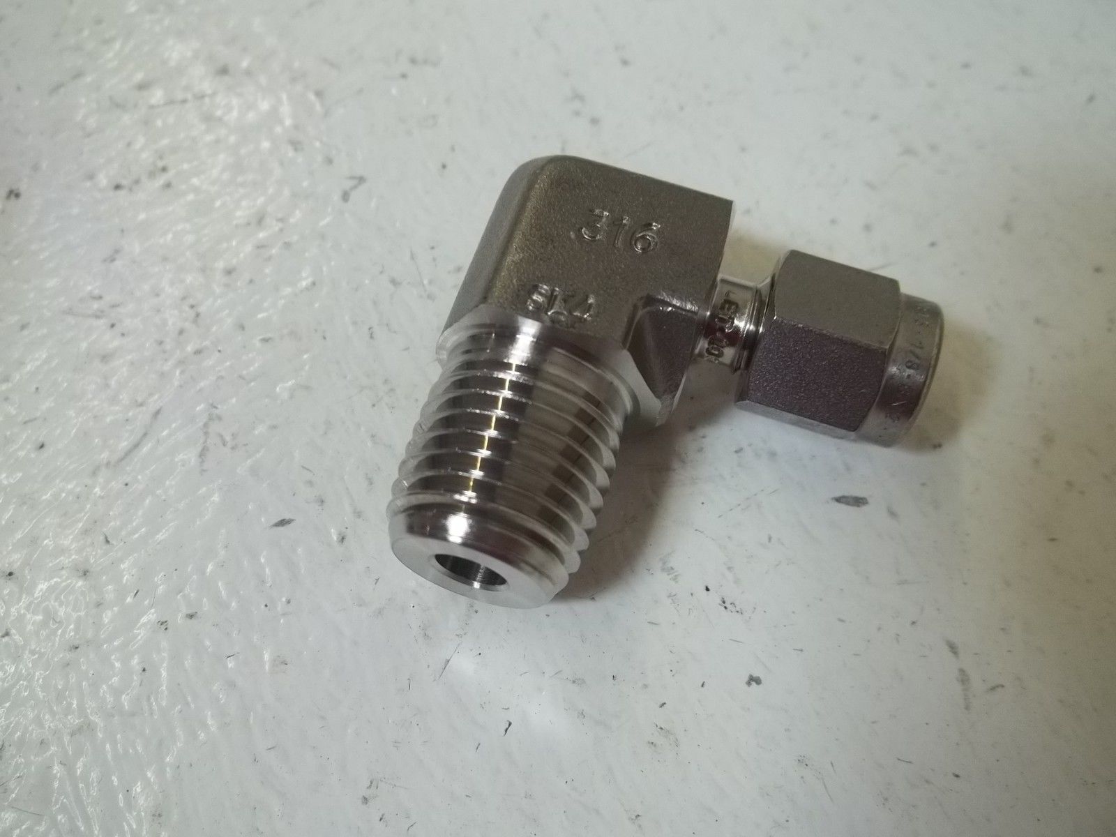 LOT OF 5 HAM-LET 769L 1/8" X 1/4"  ELBOW FITTING NSMP