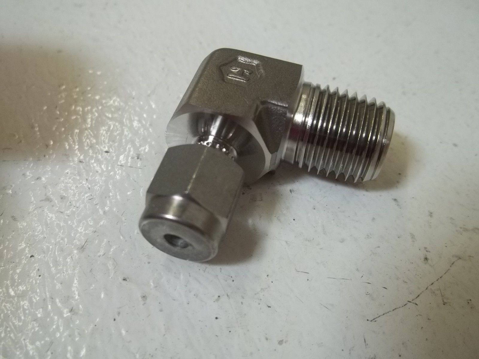 LOT OF 5 HAM-LET 769L 1/8" X 1/4"  ELBOW FITTING NSMP