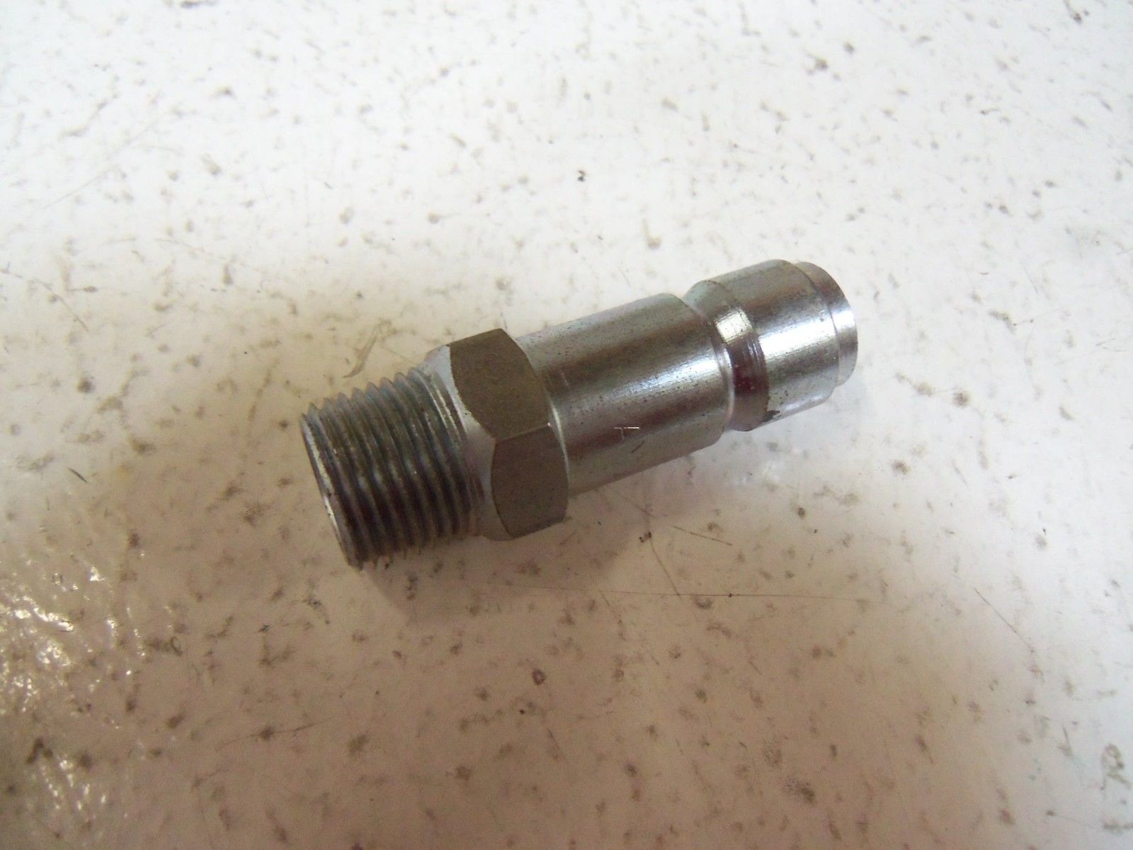 LOT OF 5 HOSE FITTING 3/8" X 1/2" CP5-45 NSNP