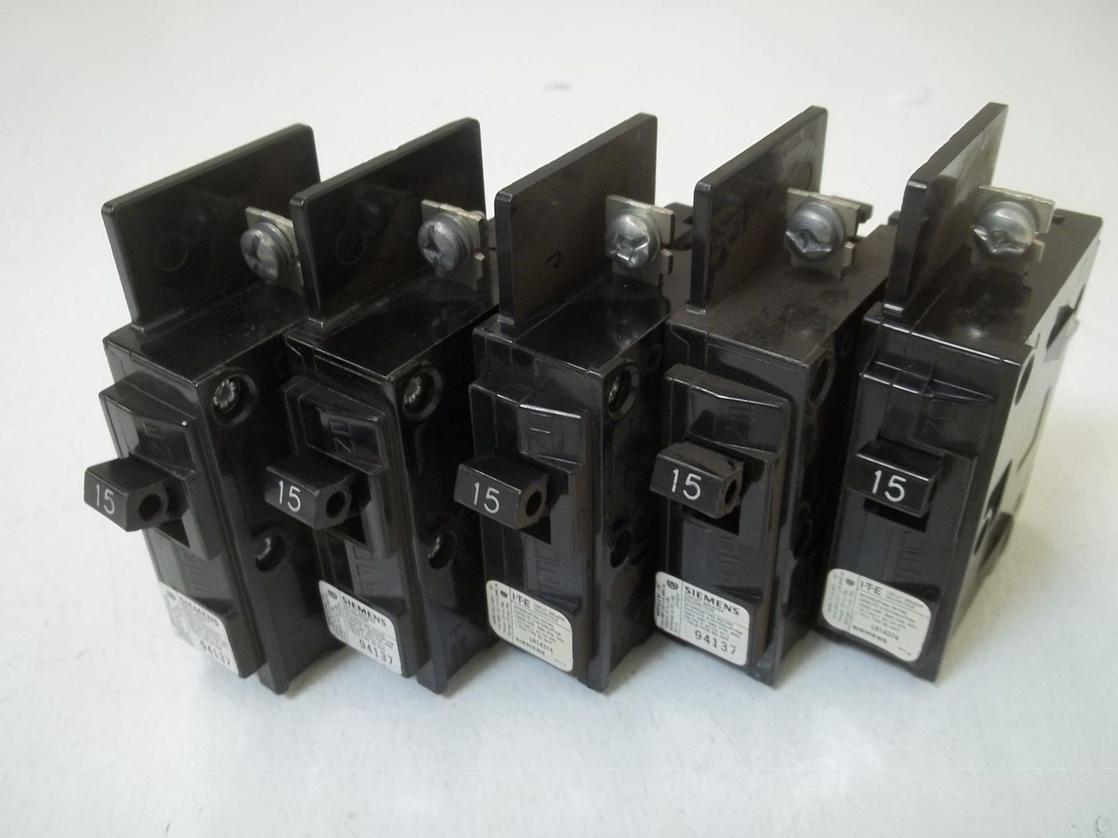 LOT OF 5 I-T-E BQ115 UNMP