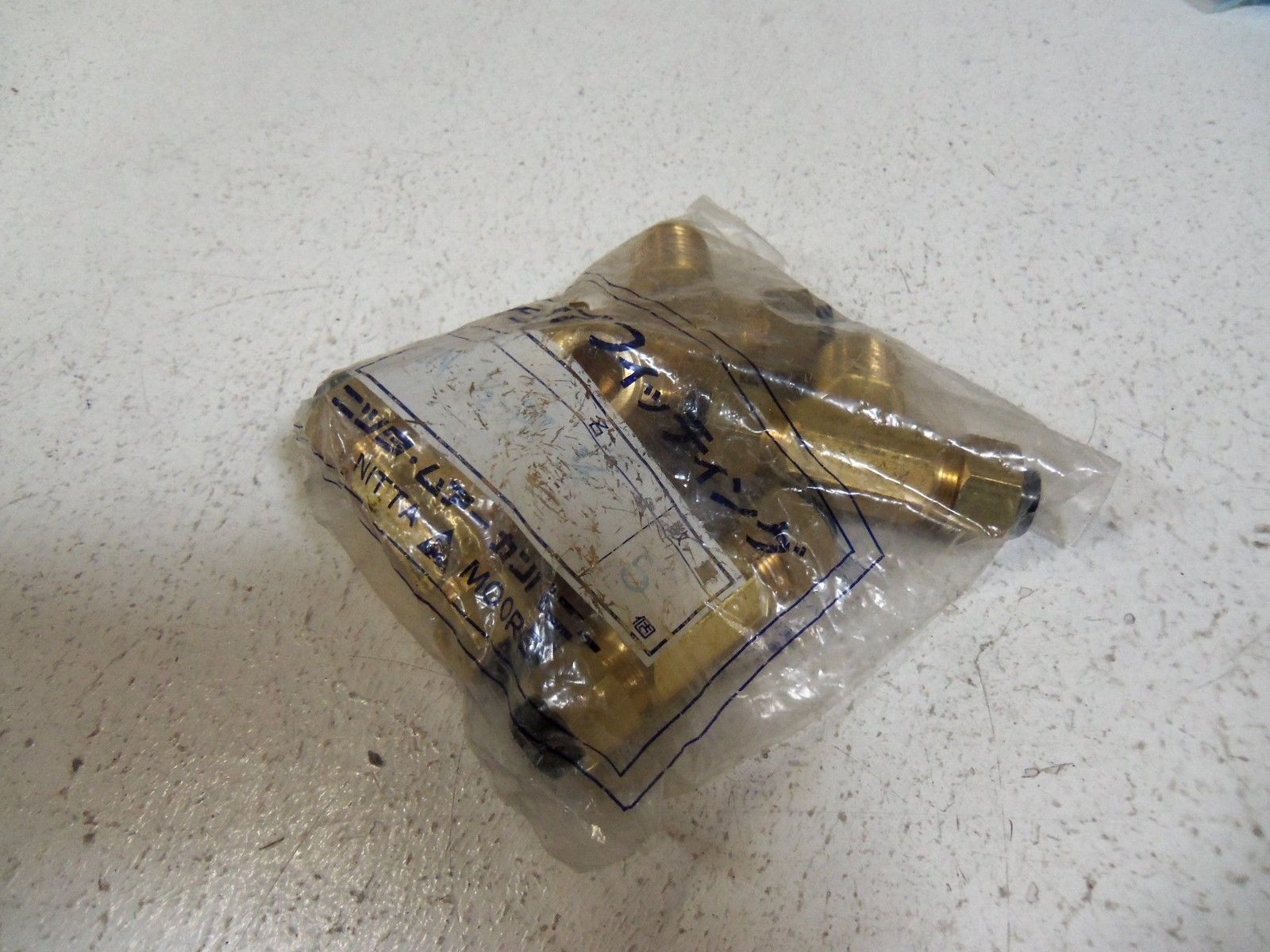LOT OF 5 NITTA MOORE FITTING T1N1/2-PT1/2 NSMP