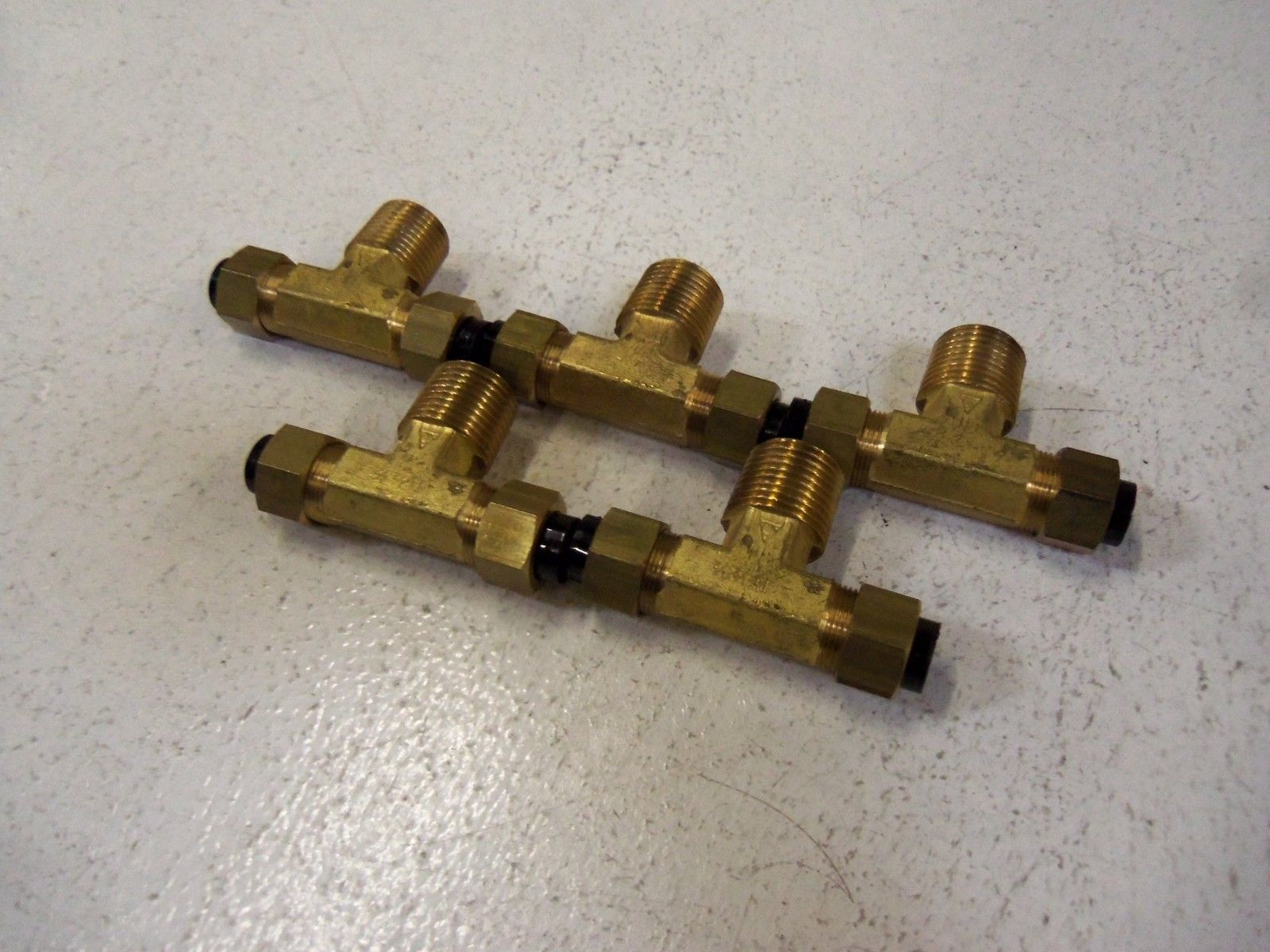 LOT OF 5 NITTA MOORE FITTING T1N1/2-PT1/2 NSNP