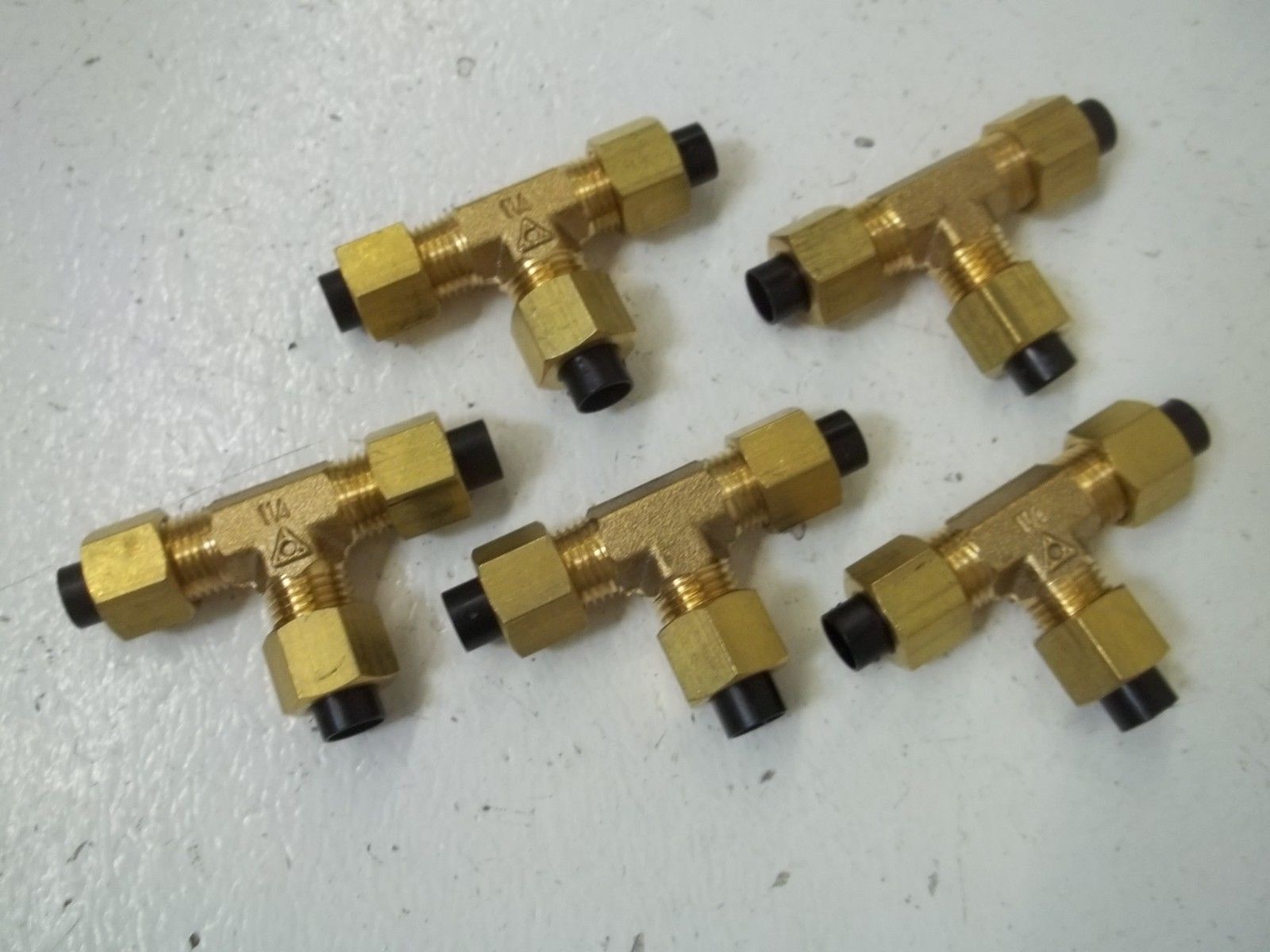 LOT OF 5 NITTA MOORE UT1N1/4 FITTING NSNP