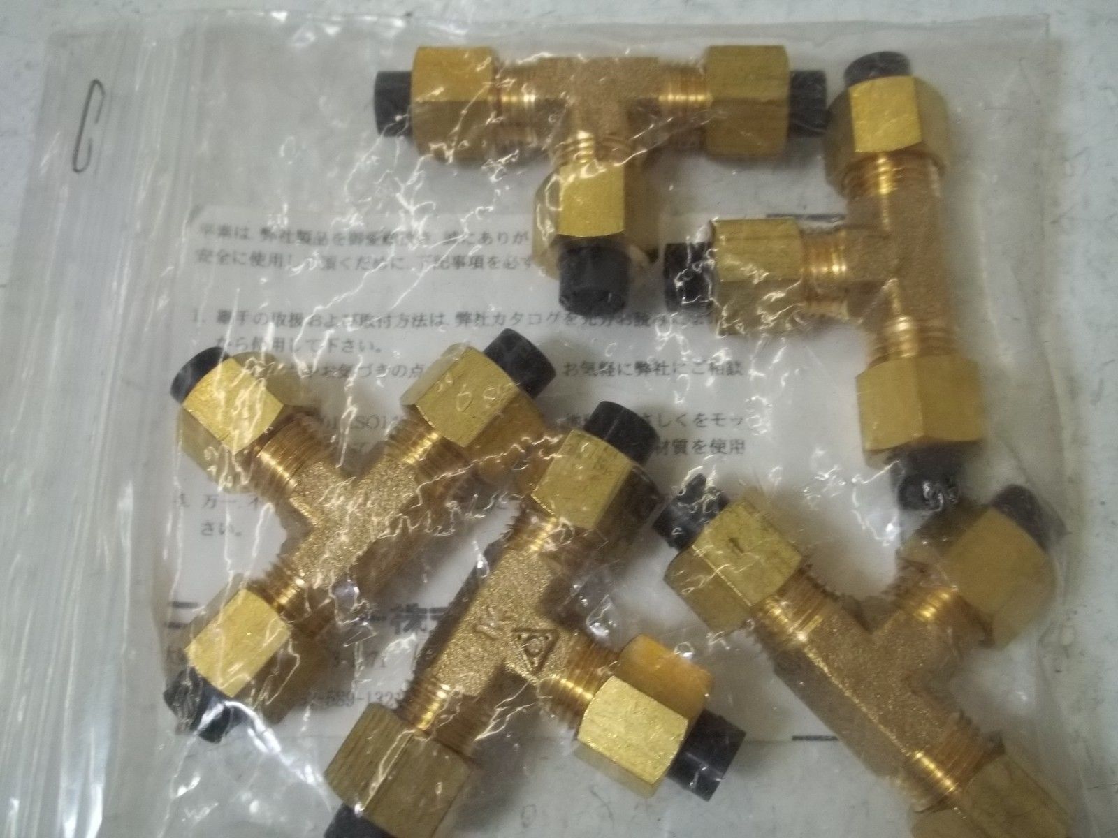 LOT OF 5 NITTA MOORE UT1N1/4 FITTINGS NSMP