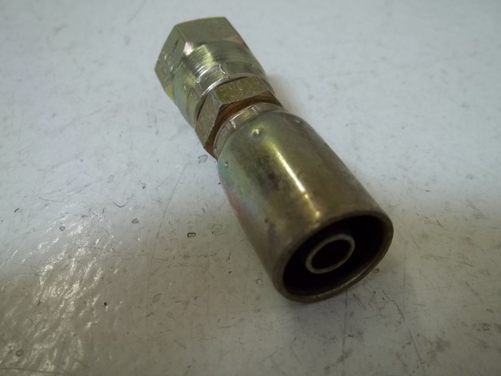 LOT OF 5 O5E-606 FITTINGS UNMP