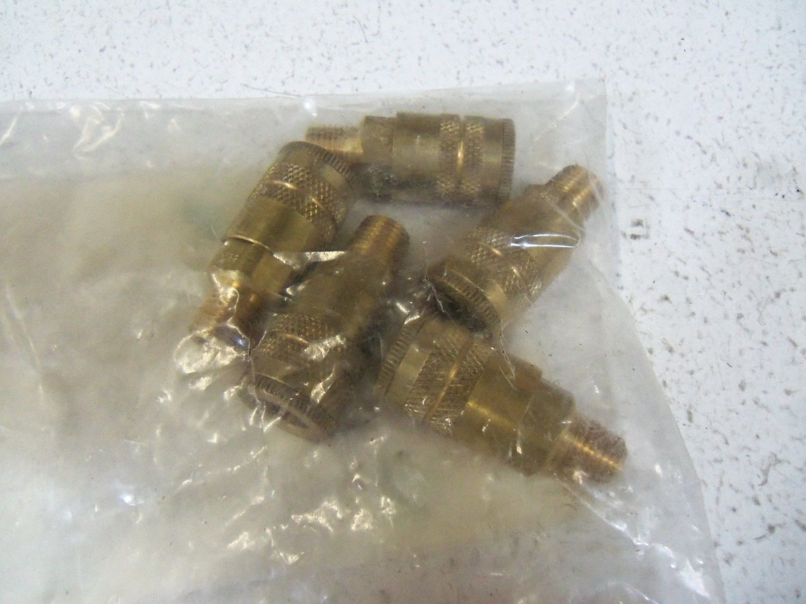 LOT OF 5 QUICK B22 1/4 F X 1/4 FITTING B22 NSNP