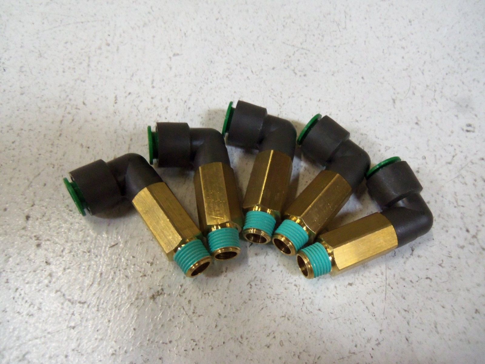 LOT OF 5 SMC FITTING  KRW12-02S NSNP